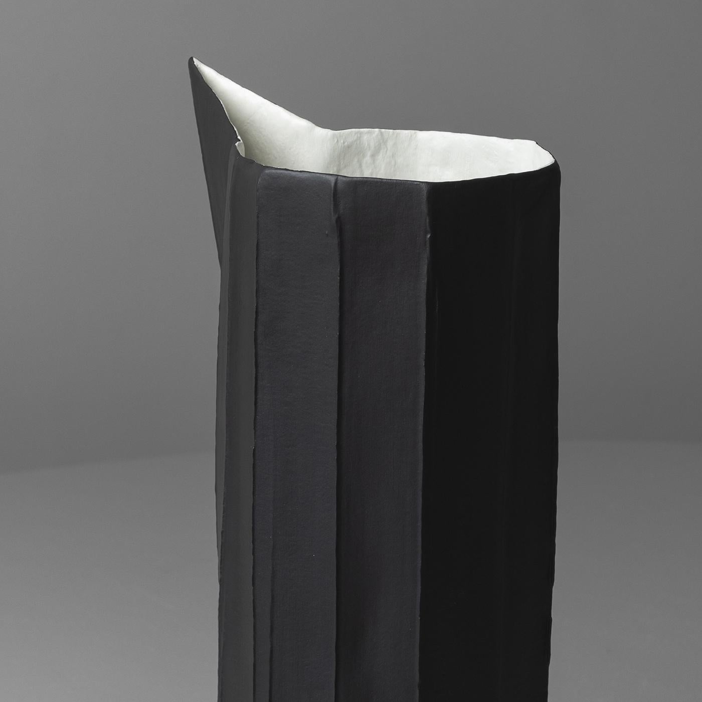 Tucano Corteccia E18/Nero Decorative Sculpture In New Condition For Sale In Milan, IT