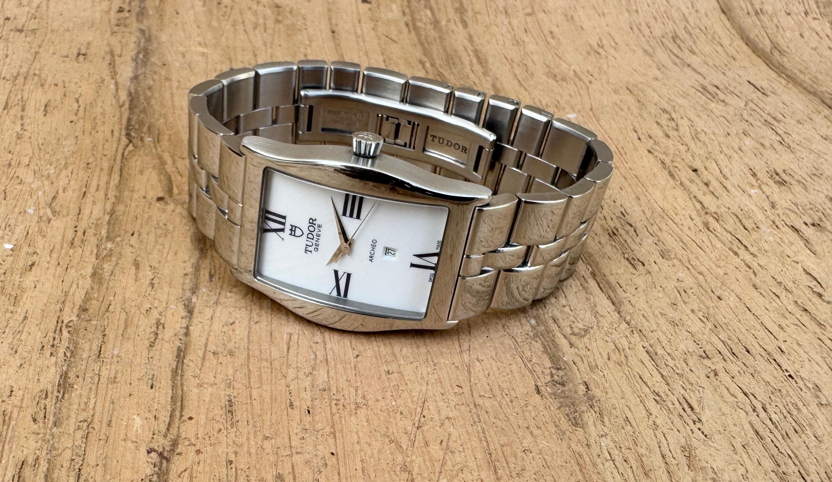 Description
Brand: Tudor

Model: Archeo

Reference Number: 30100

Country Of Manufacture: Switzerland

Movement: Automatic

Case Material: Stainless steel

Measurements : Case width: 29 mm. (without crown)x 40mm

Band Type : Stainless steel

Band