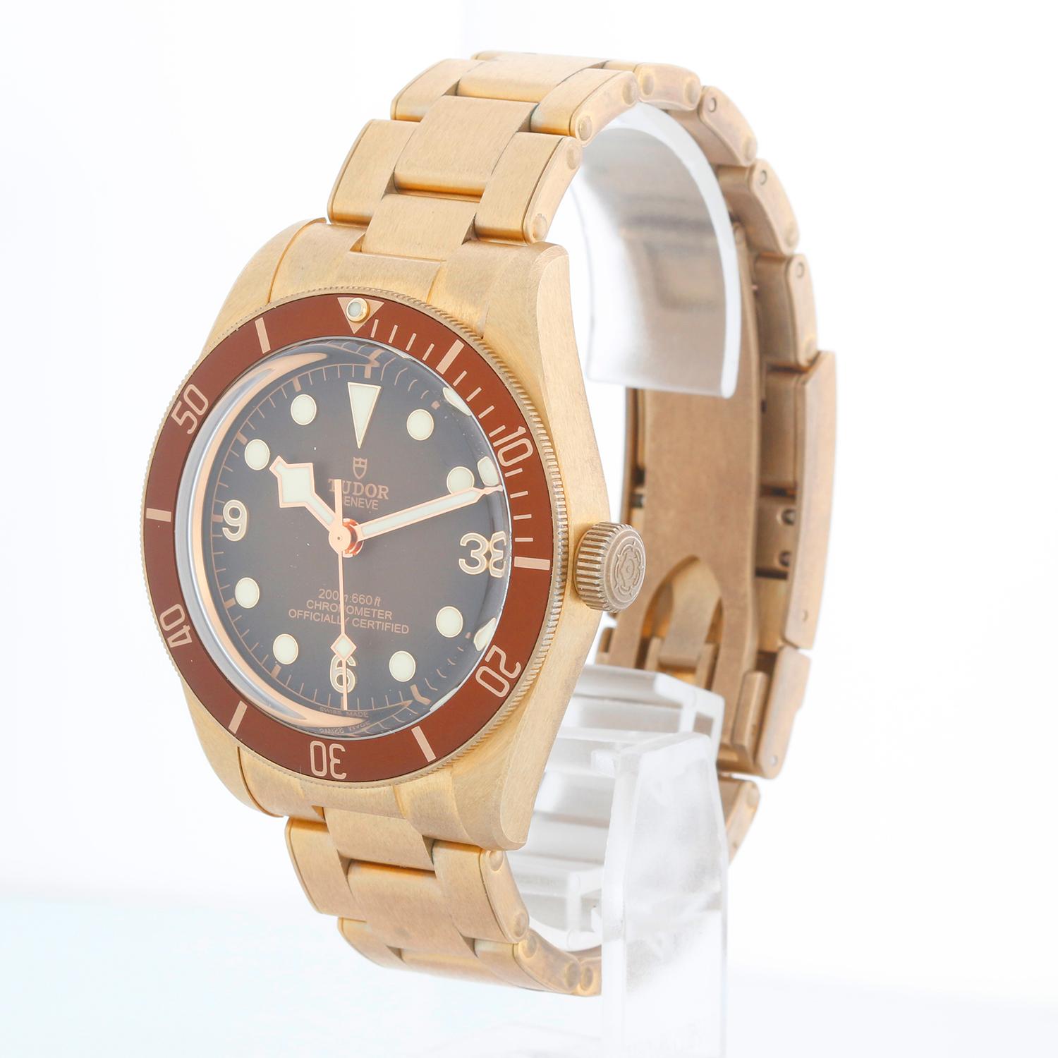 Tudor Black Bay 58 Fifty-Eight Bronze Men's 79012M - Automatic winding, Calibre MT5400. Satin brushed bronze case with rotating bezel; brown-bronze bezel insert (39mm diameter). Gradient matt 