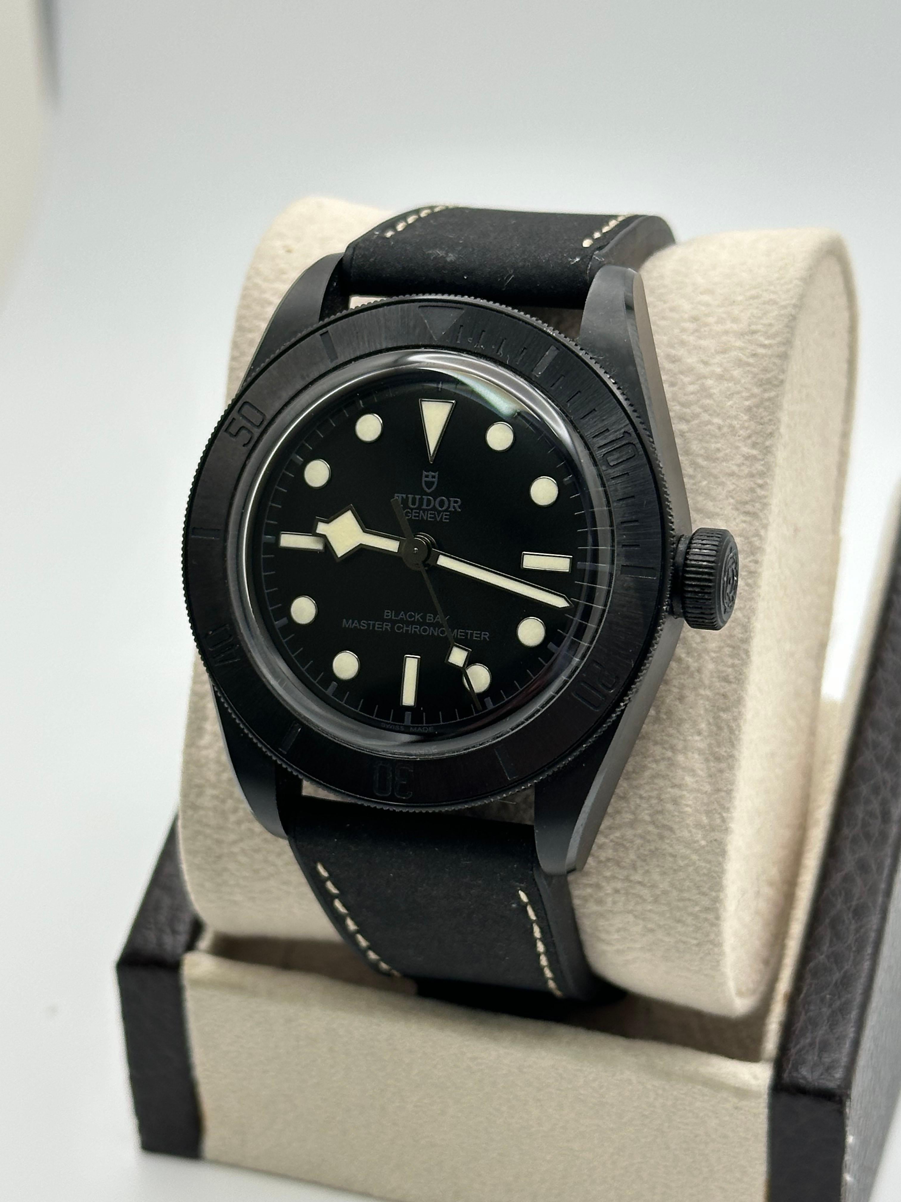 Tudor Black Bay 79210CNU Noir Ceramic Rubber Strap Box Paper 41mm Pour hommes en vente