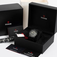 Tudor Schwarze Bay Keramik Ref 79210CNU, Schnörkel-, komplettes Set