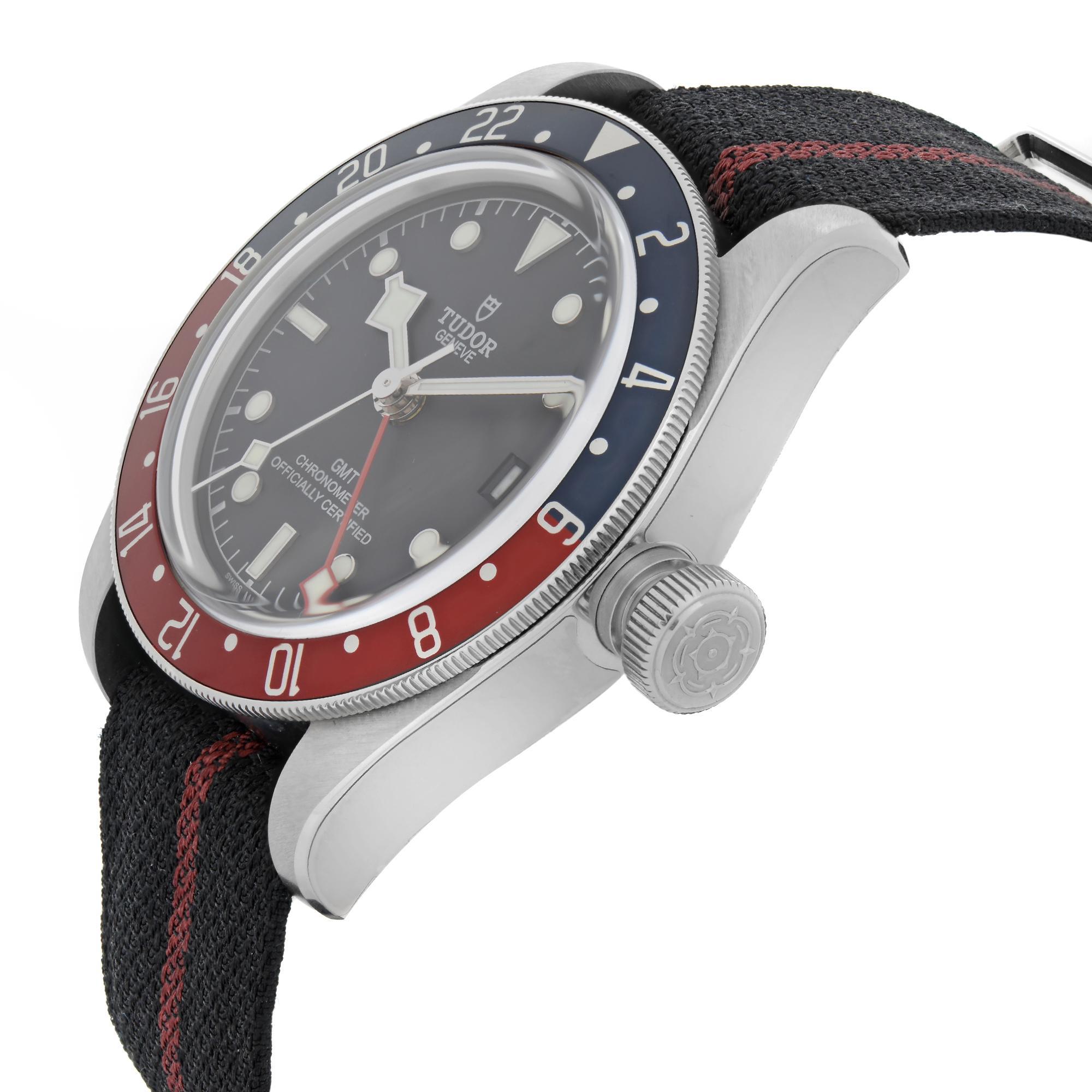 Tudor Schwarz Bay GMT Stahl Schwarzes Zifferblatt Nylonband Automatik-Herrenuhr 79830RB im Zustand „Neu“ in New York, NY