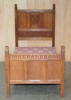 TUDOR FURNITURE 1930 ARTS & CRAFTS LIMED OAK COTSWOLD SINGLE BED PART OF SUiTE