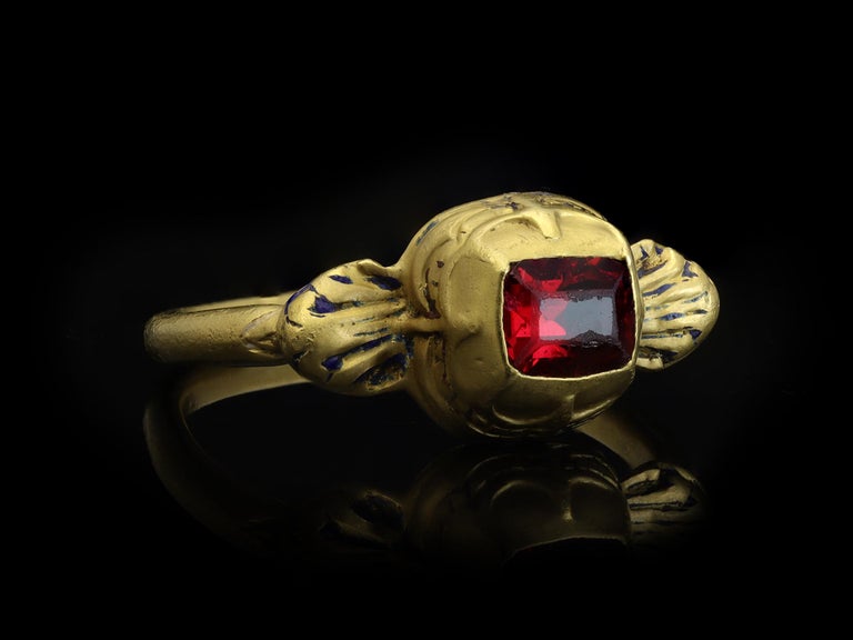 Tudor Gold Spinel Set Ring, English, circa 16th Century For Sale 1