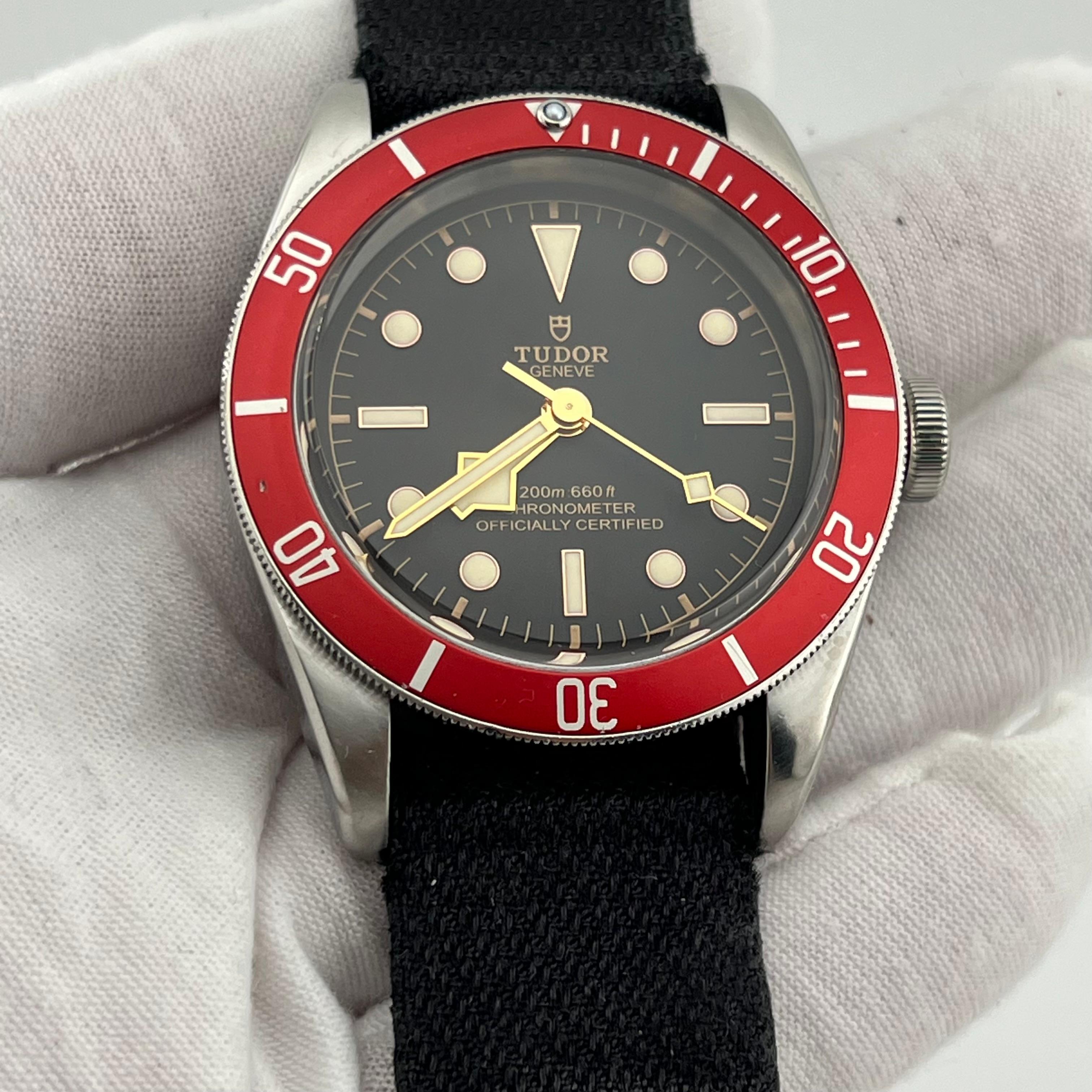 Tudor Heritage Black Bay 79230R 41mm rote Lünette Edelstahl Box Herren