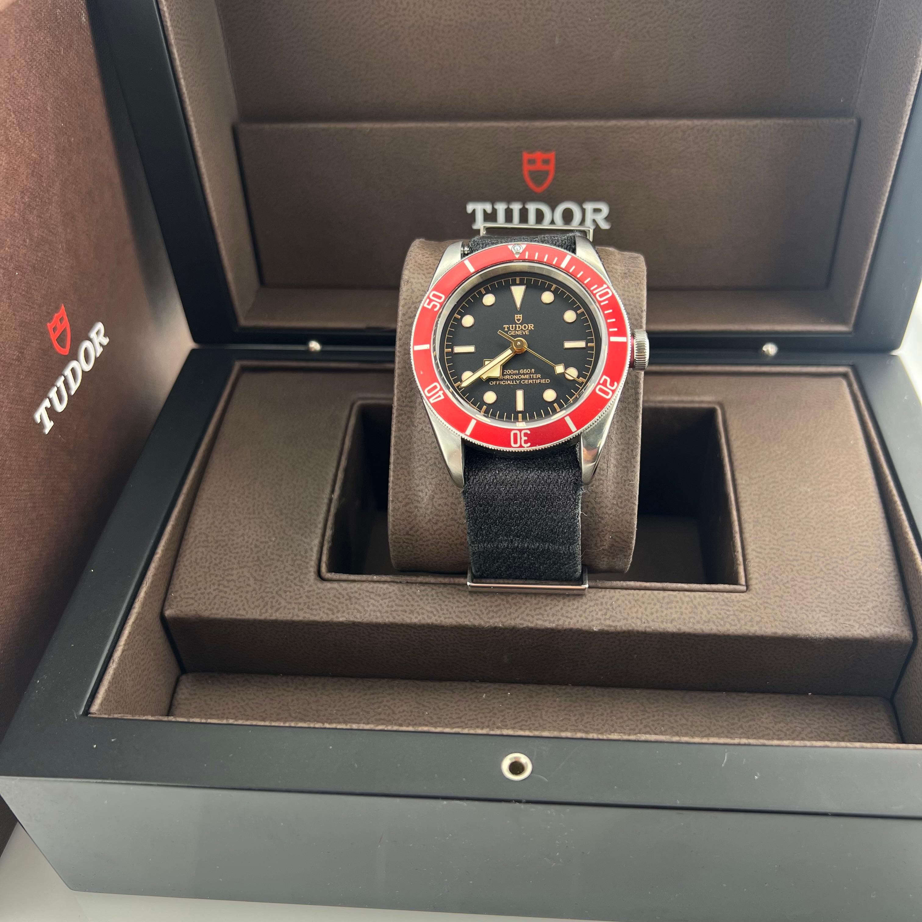 Tudor Heritage Black Bay 79230R 41mm rote Lünette Edelstahl Box 5