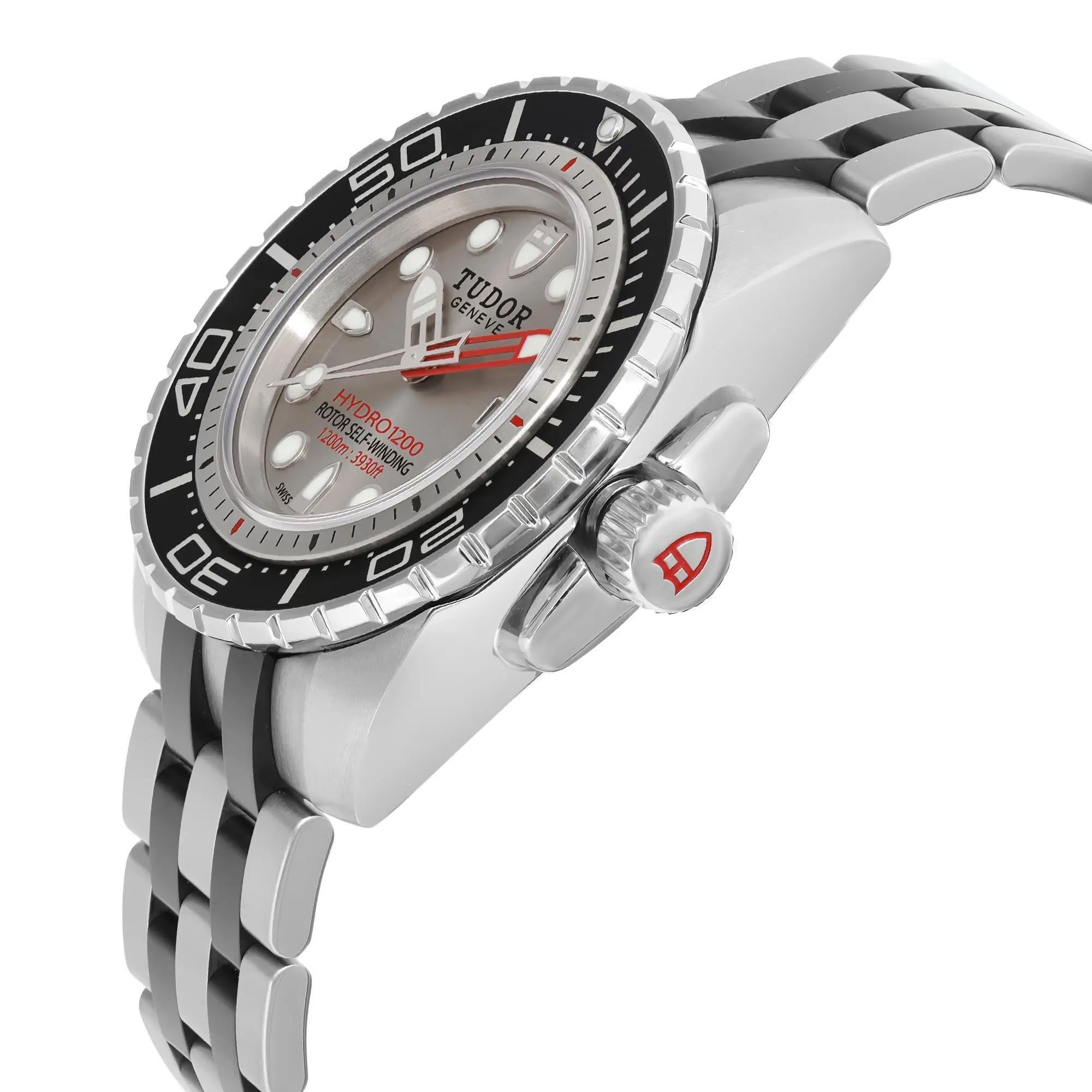 Tudor Hydronaut 1200 46mm Stainless Steel Silver Dial Automatic Watch 25000 In Excellent Condition For Sale In New York, NY