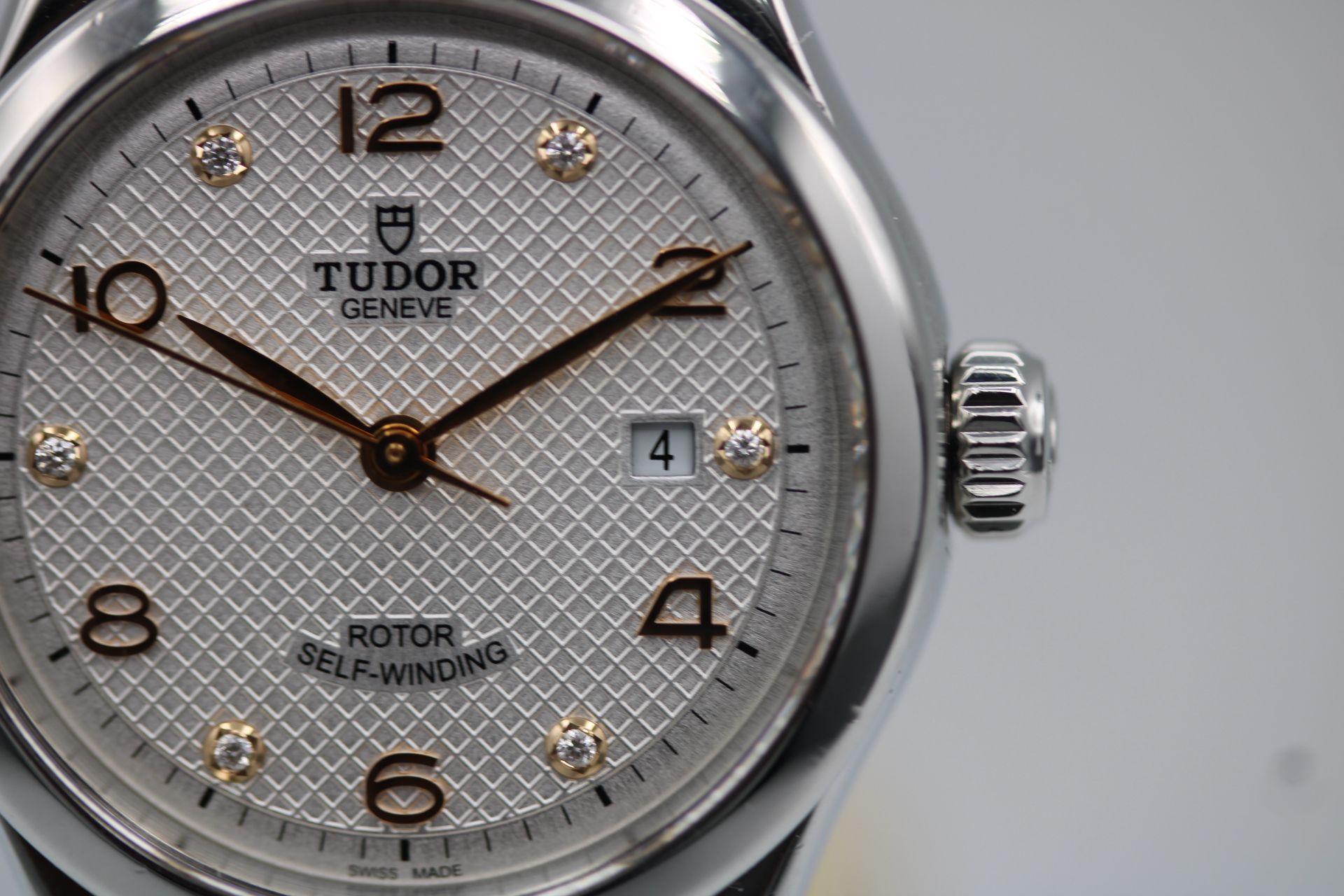 Women's or Men's Tudor Ladies 1926
