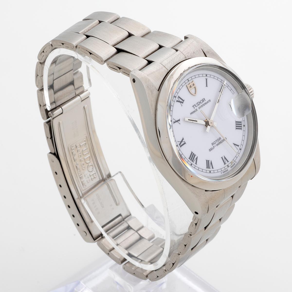 Our vintage Tudor Prince Oysterdate features a 34mm stainless steel case with stainless steel bracelet. Presented in superb condition with only light signs of use overall, this reference 74000 has a desirable white dial and comes complete with inner