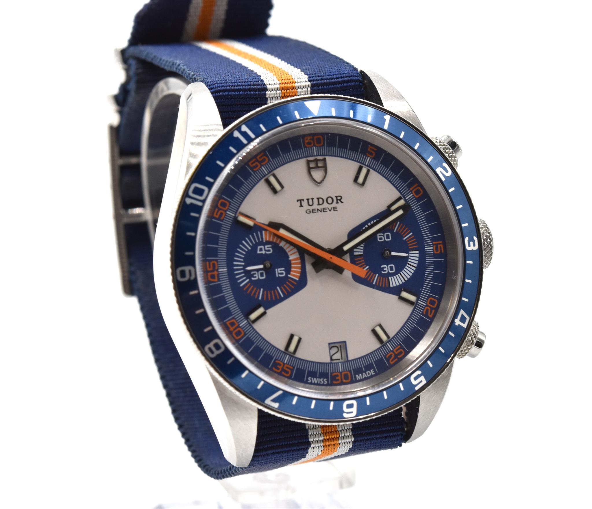 Movement: automatic
Function: hours, minutes, seconds, chronograph, date
Case: round 42mm stainless steel case, blue insert dive bezel, screw-down crown and pushers, sapphire protective crystal, water resistant to 100 meters 
Band: factory blue,