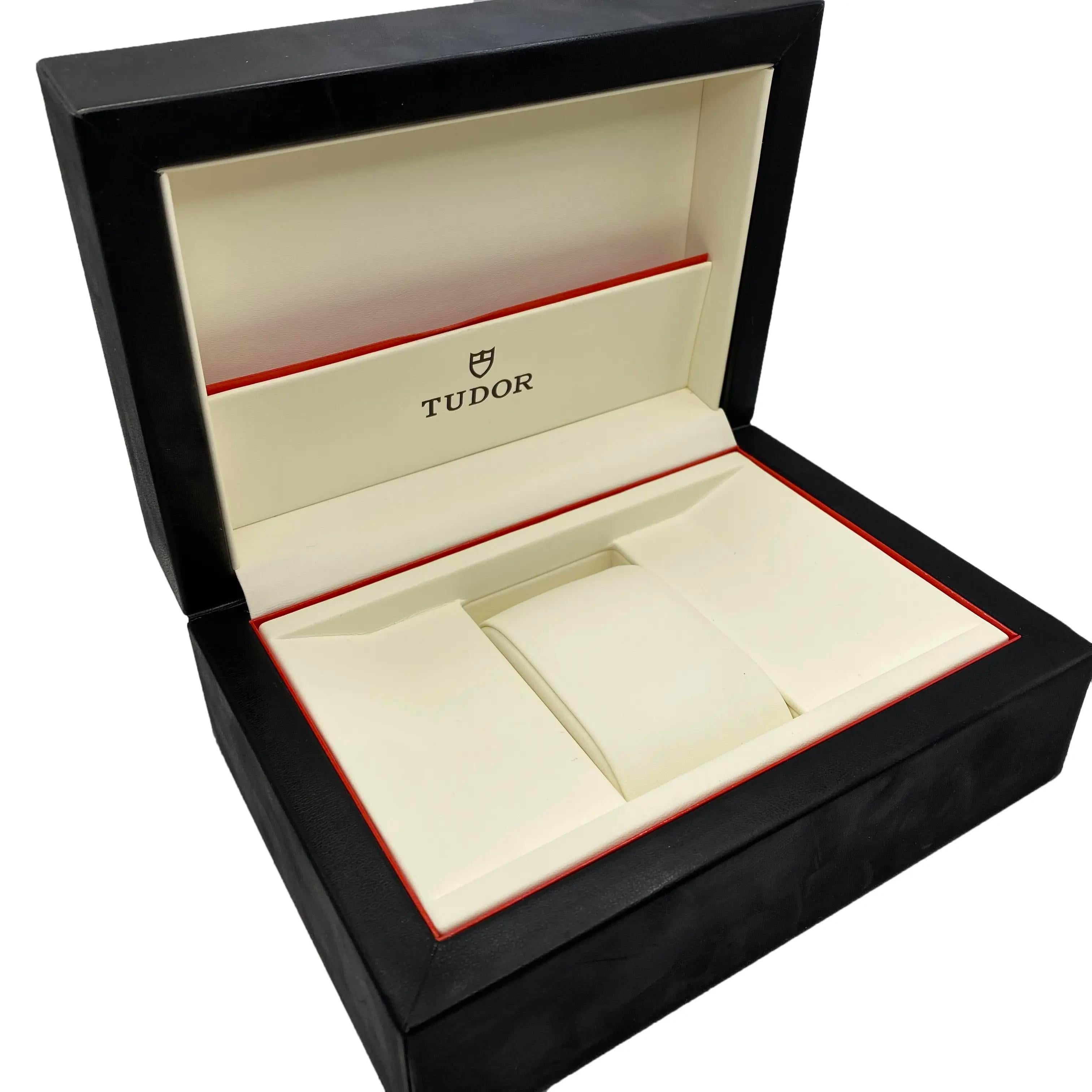 Tudor Style 34mm 18K Yellow Gold Steel Champagne Dial Ladies Watch 12303-0001 For Sale 2