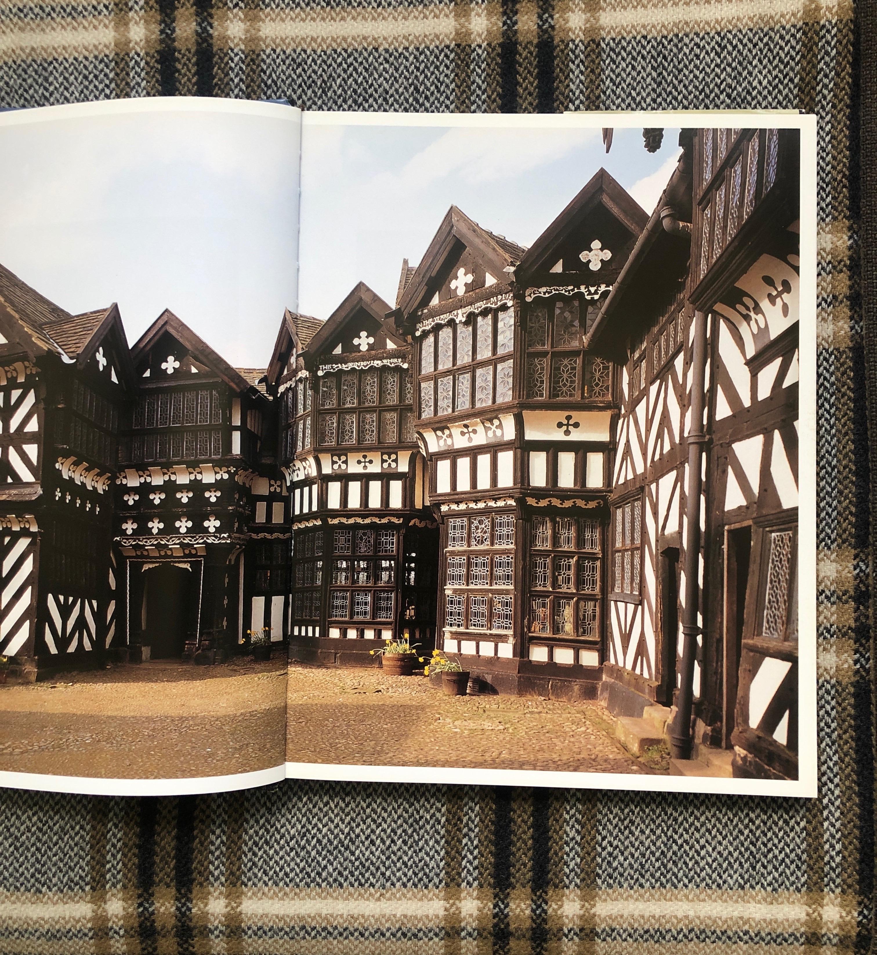 Tudor style: Tudor Revival Houses in America from 1890 to the Present Hardcover
The Tudor house is one of America's keystones, a type of home that has attracted homeowners for more than a century. Its basic elements, the steep gabled roofs,