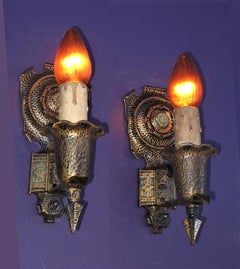 Tudor Style Vintage Wall Sconces Zwei verfügbar Preis pro Stück