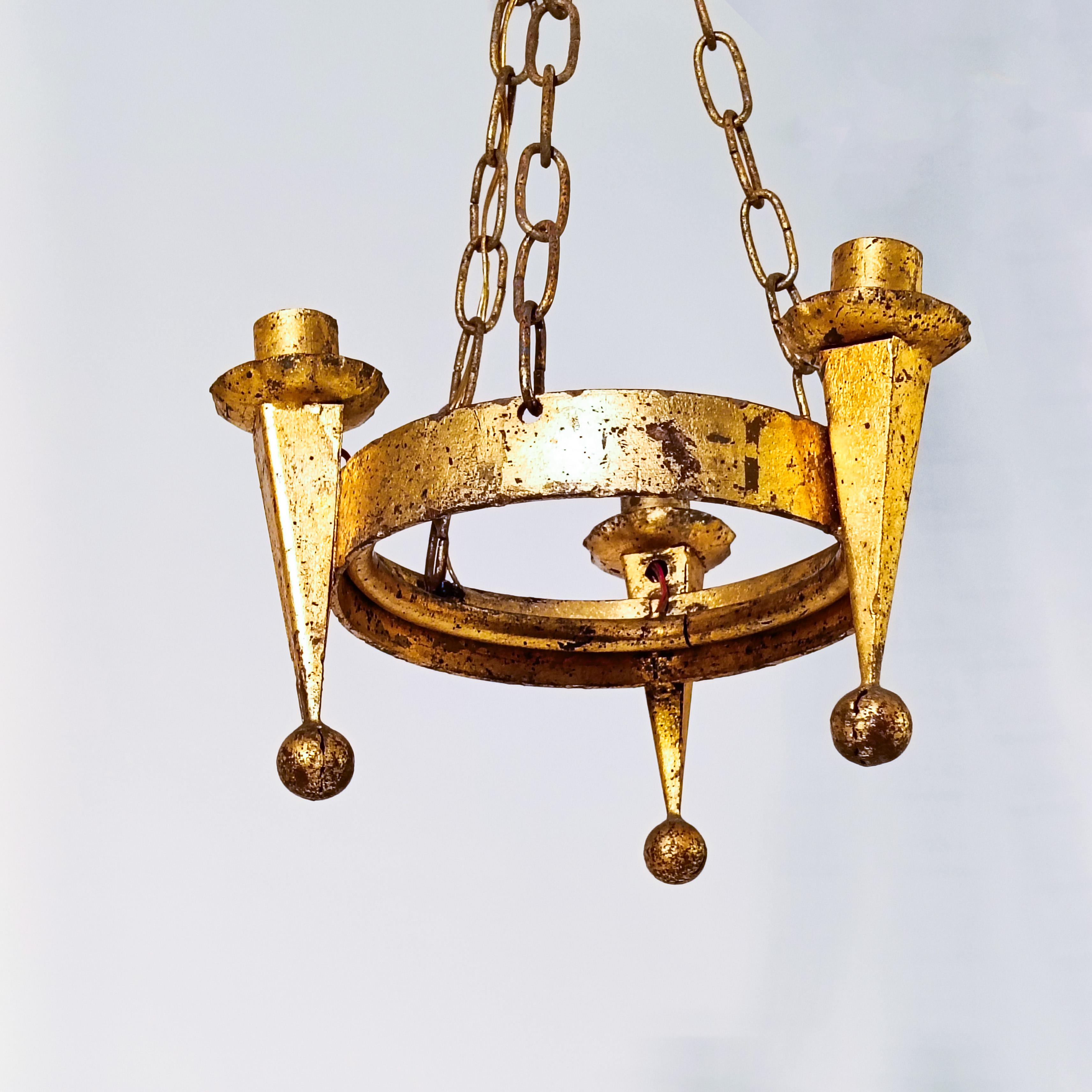 Stile Tudor. Lampadario in ferro battuto di Ferro Art, Spagna, anni '40 in vendita 6