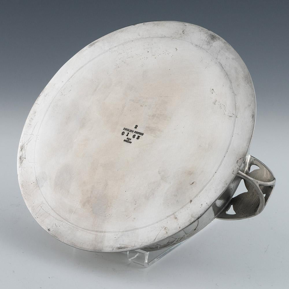 Peltro Burriera in peltro di Tudric con rivestimento in vetro c1905 in vendita
