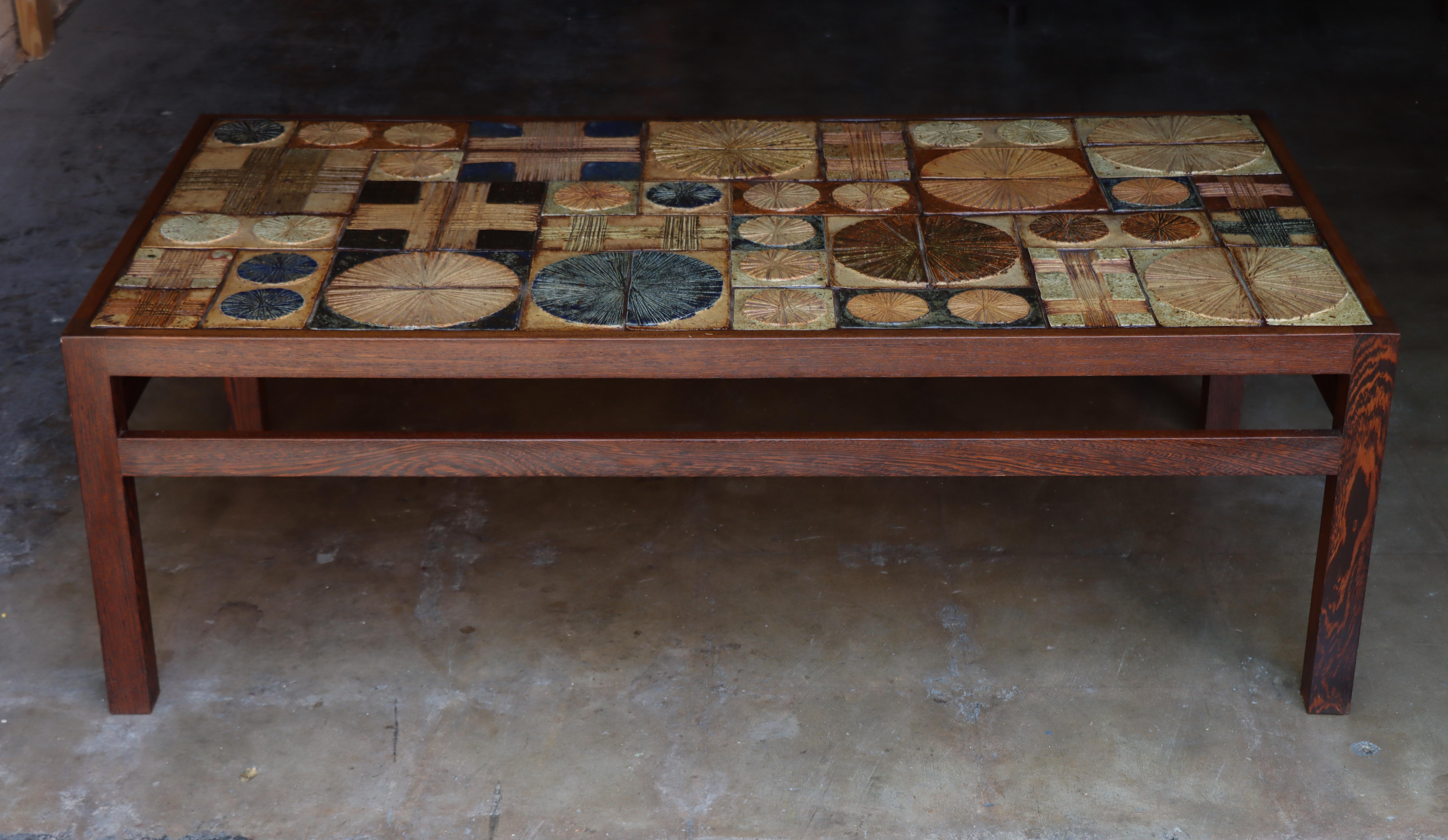 Table basse en carreaux de céramique Tue Poulsen en wengé, modernité danoise, années 1960 en vente 3