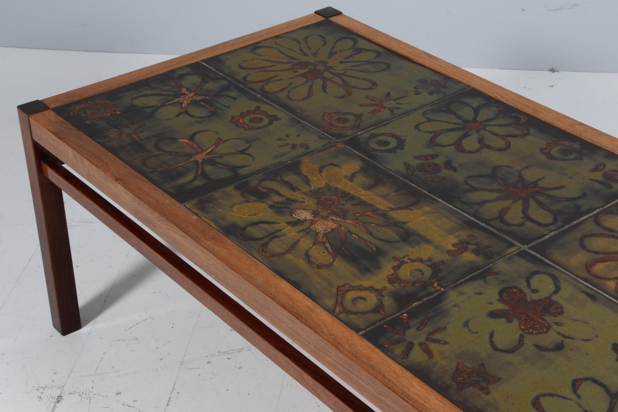 Table basse Tue Poulsen en bois de rose et carreaux de grès, Danemark, années 1970 Bon état - En vente à Esbjerg, DK