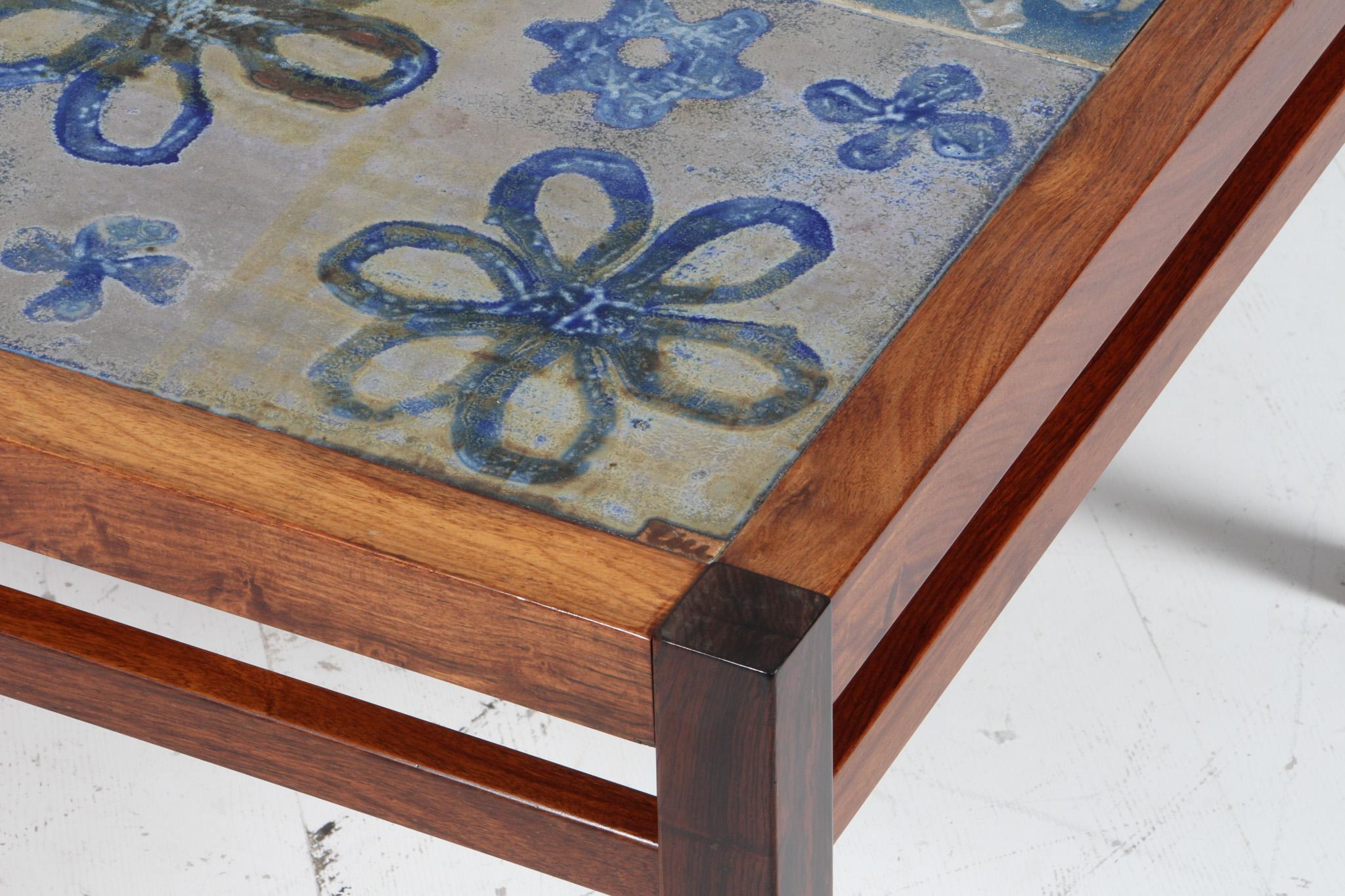 Tue Poulsen Coffee Table in rosewood and Stoneware Tiles, Denmark, 1970s In Good Condition For Sale In Esbjerg, DK