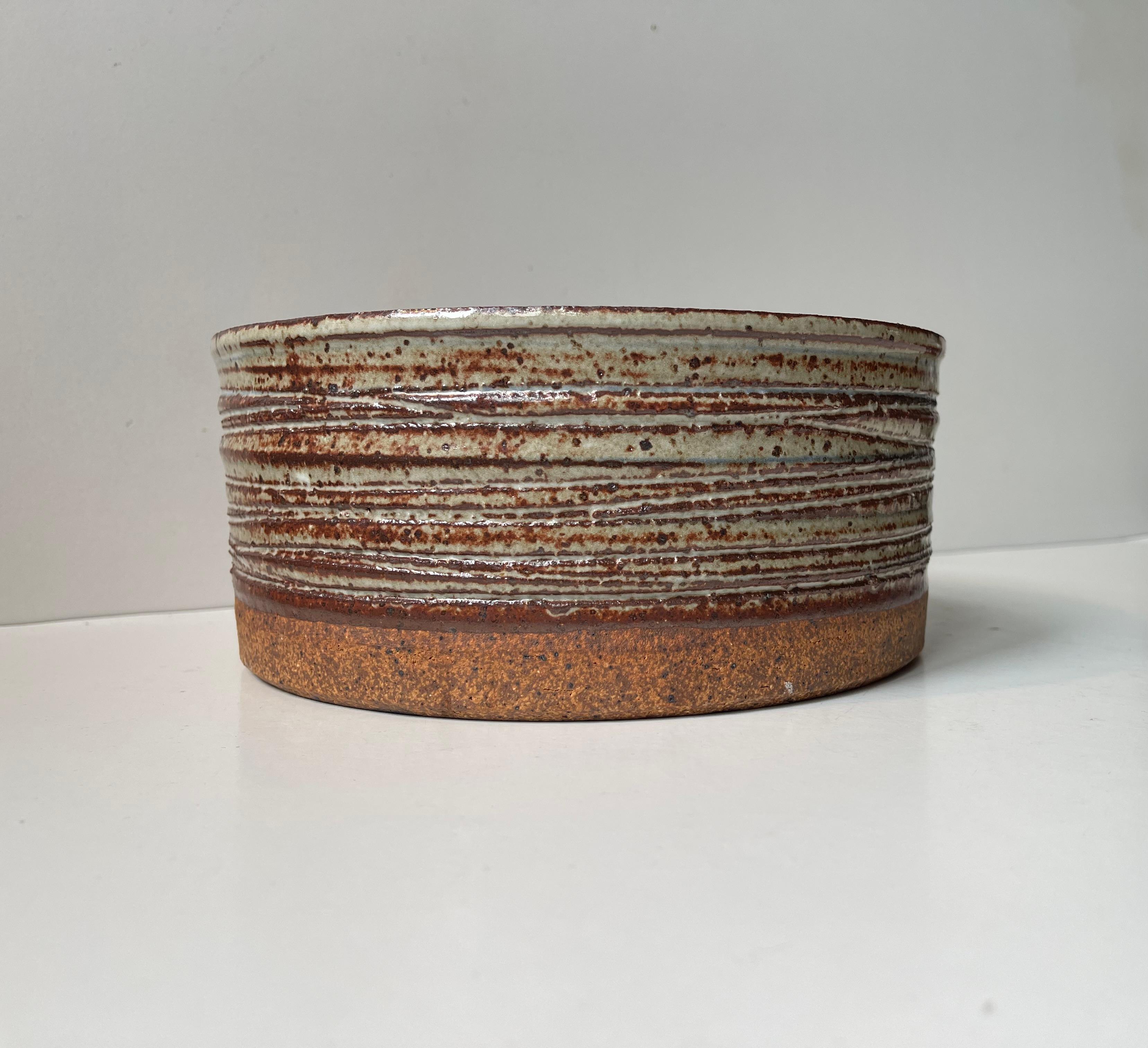 Scandinavo moderno Tue Poulsen Gres smaltato danese moderno con spirale, anni '70 in vendita