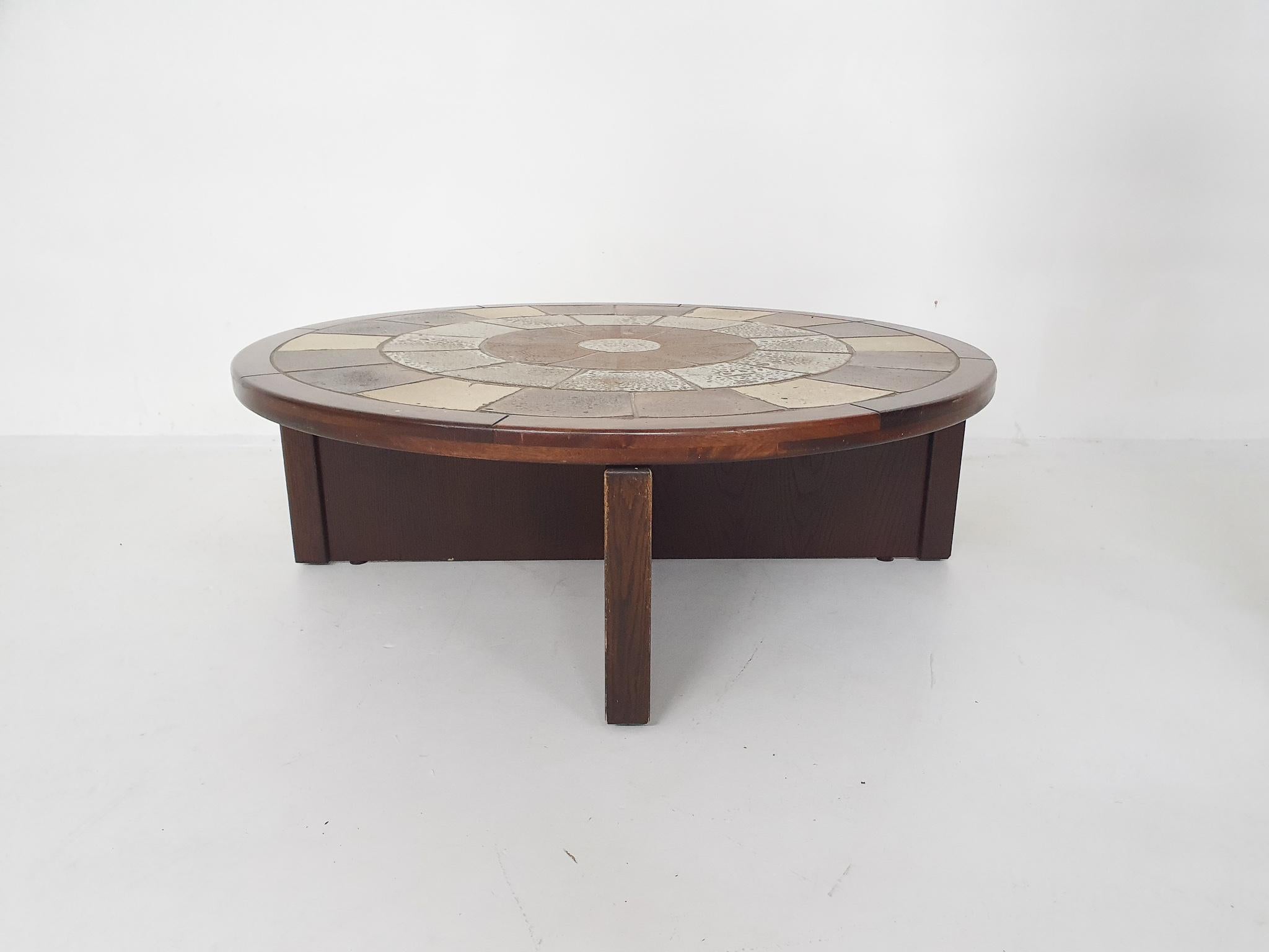 Table basse en pierre et chêne Tue Poulsen pour Haslev Mbelsnedkeri, Danemark, années 1960 en vente 6