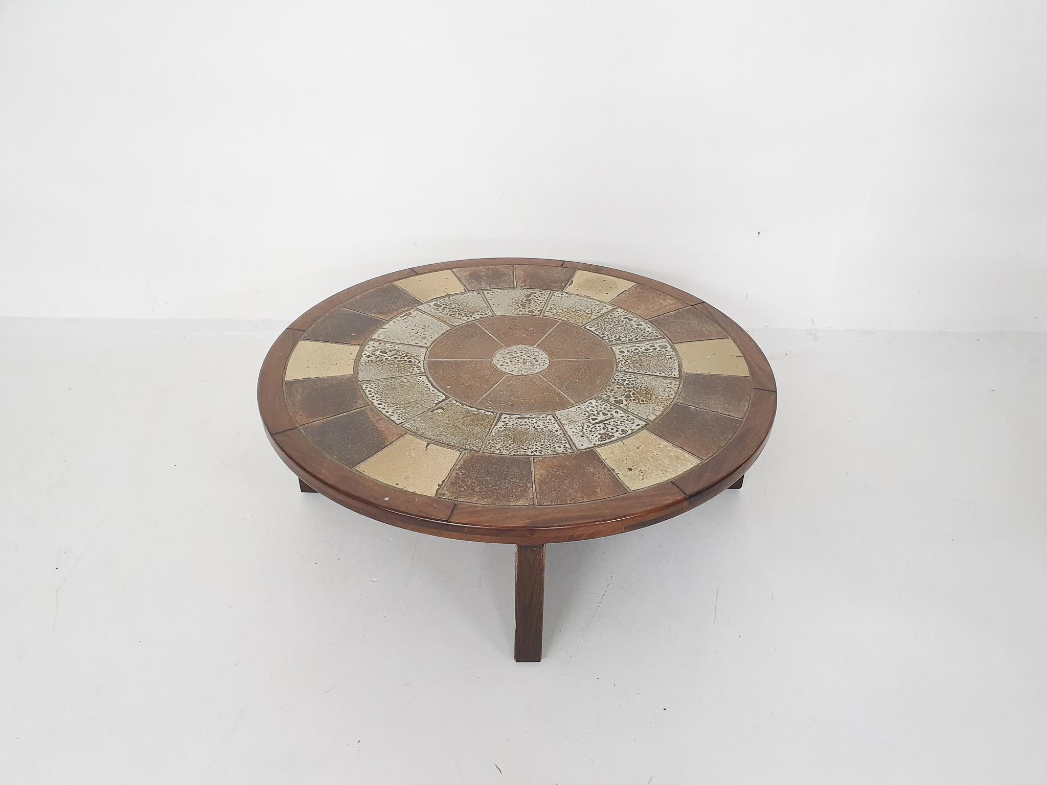 Design coffee table by Tue Poulsen for Haslev Møbelsnedkeri. Oak foot and stone inlay. In good condition.