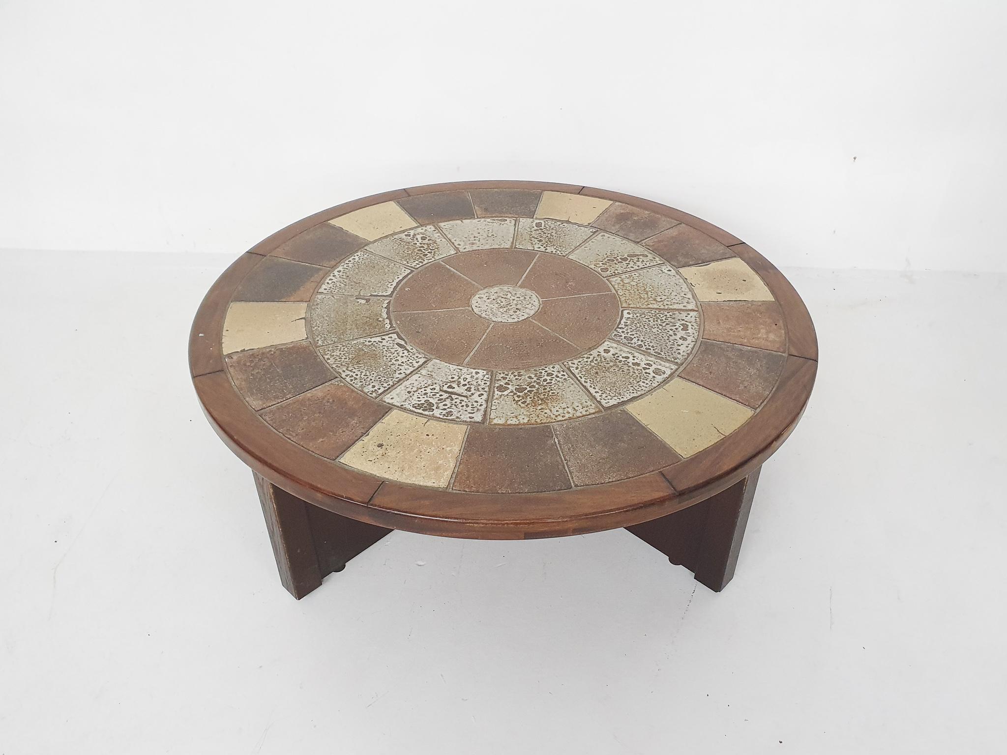 Tue Poulsen for Haslev Møbelsnedkeri, Stone and Oak Coffee Table, Denmark 1960's In Good Condition For Sale In Amsterdam, NL
