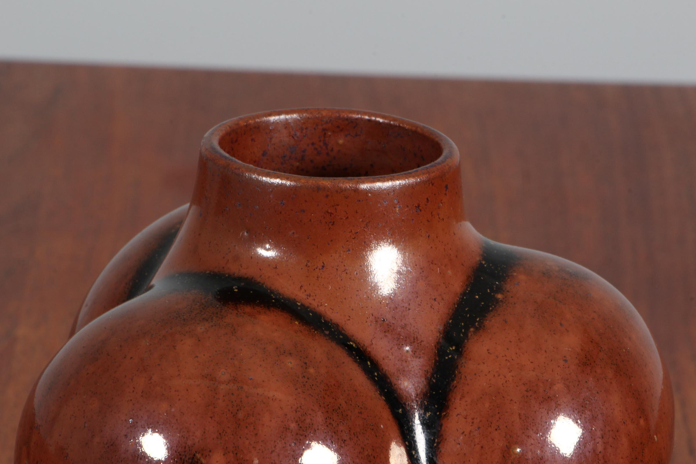 Tue Poulsen for Knabstrup, vase of glazed ceramics.