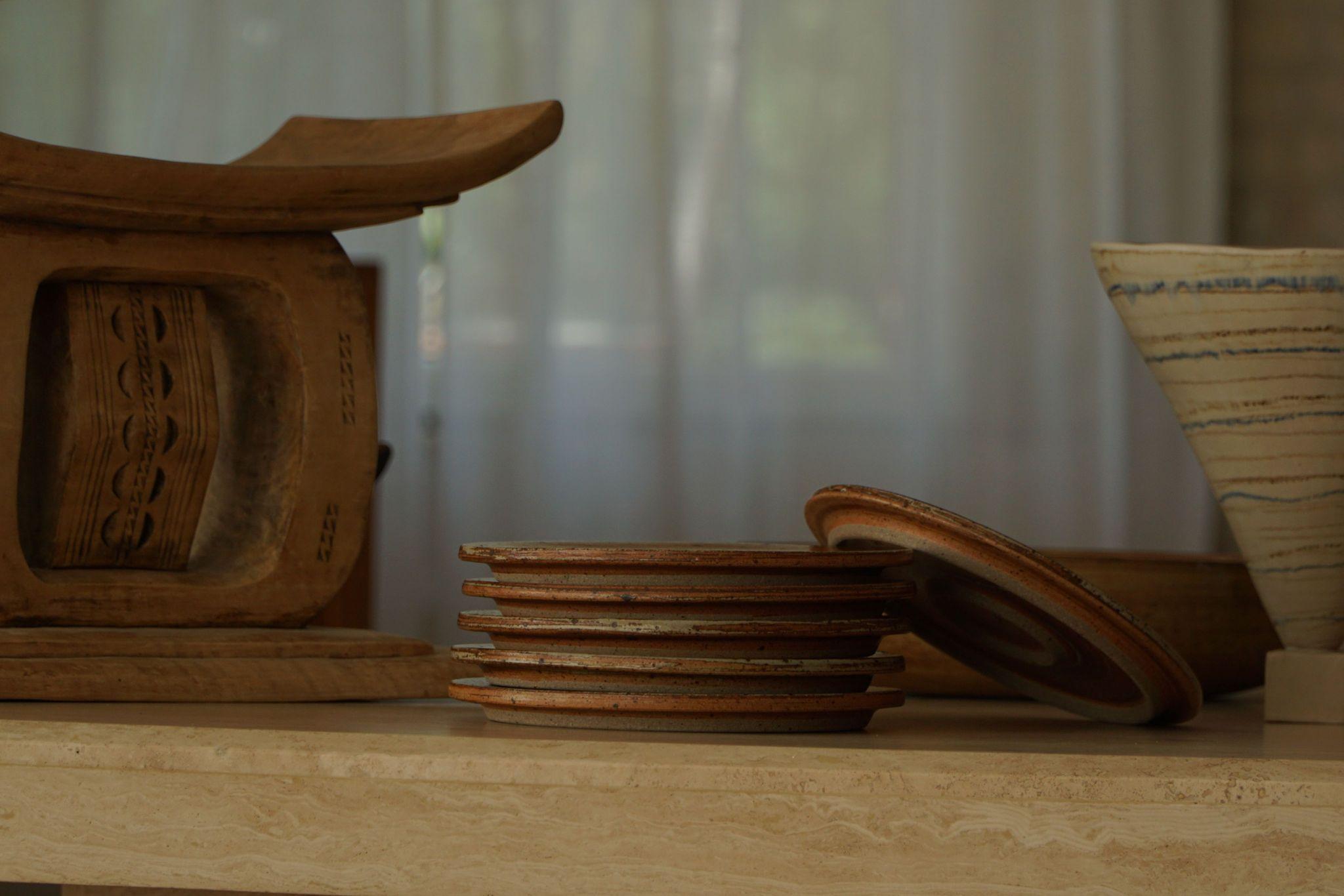 Set von 6 Keramiktellern in Erdtönen von Tue Poulsen, Dänische Moderne, 1960er Jahre im Angebot 4