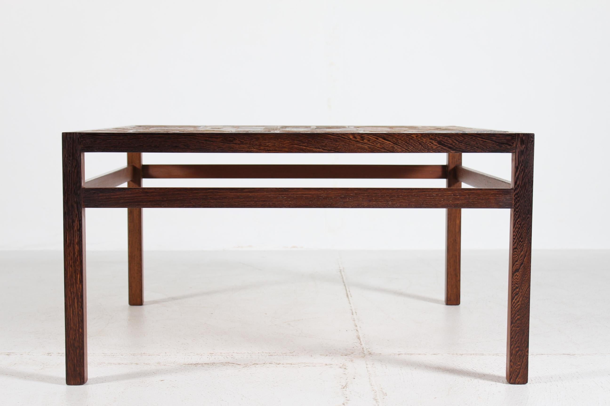 Tue Poulsen Couchtisch mit quadratischer Kachelplatte in Wenge by Erik Wørts Danmark 1960s (Moderne der Mitte des Jahrhunderts) im Angebot