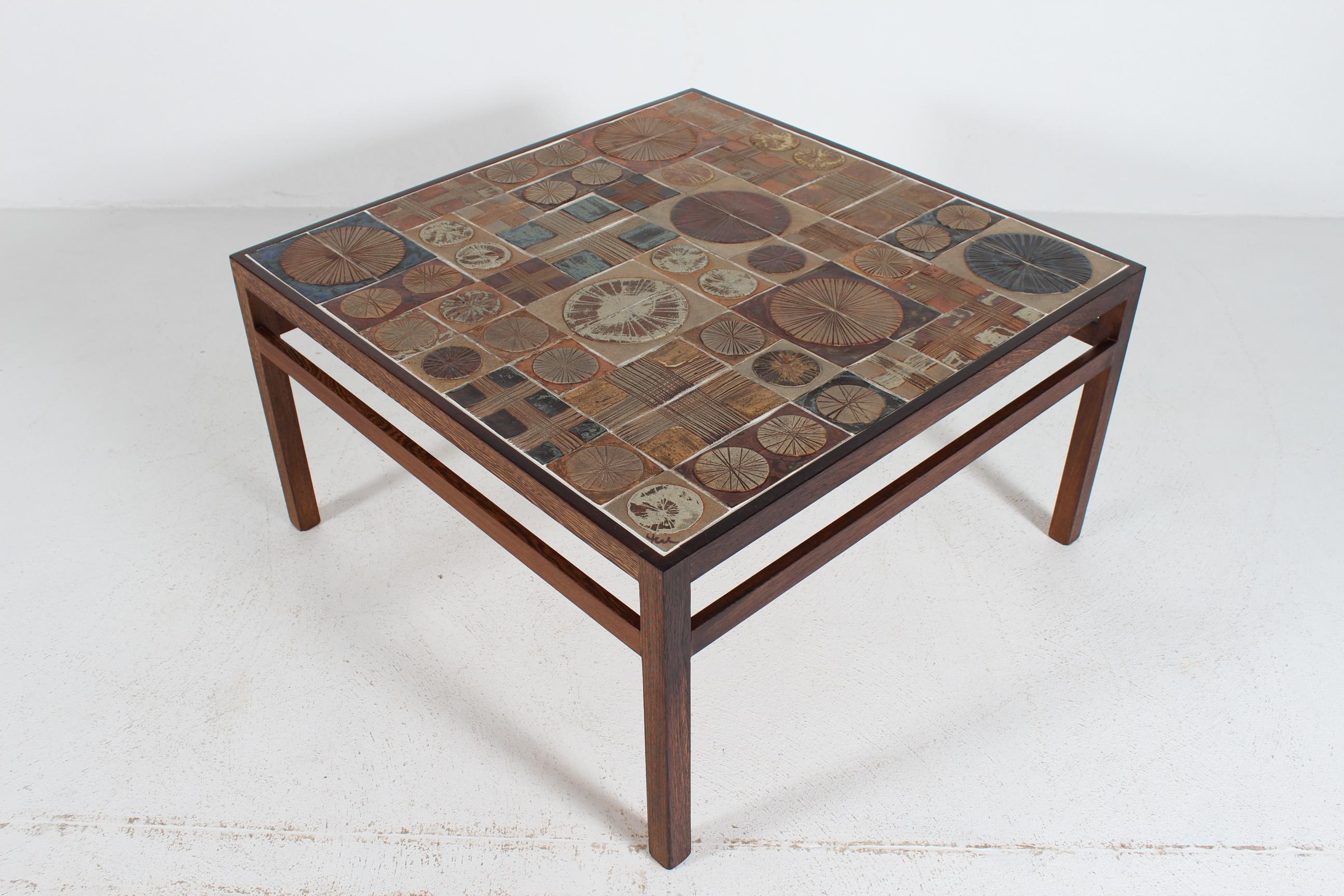 Tue Poulsen Couchtisch mit quadratischer Kachelplatte in Wenge by Erik Wørts Danmark 1960s im Zustand „Gut“ im Angebot in Silkeborg, Silkeborg
