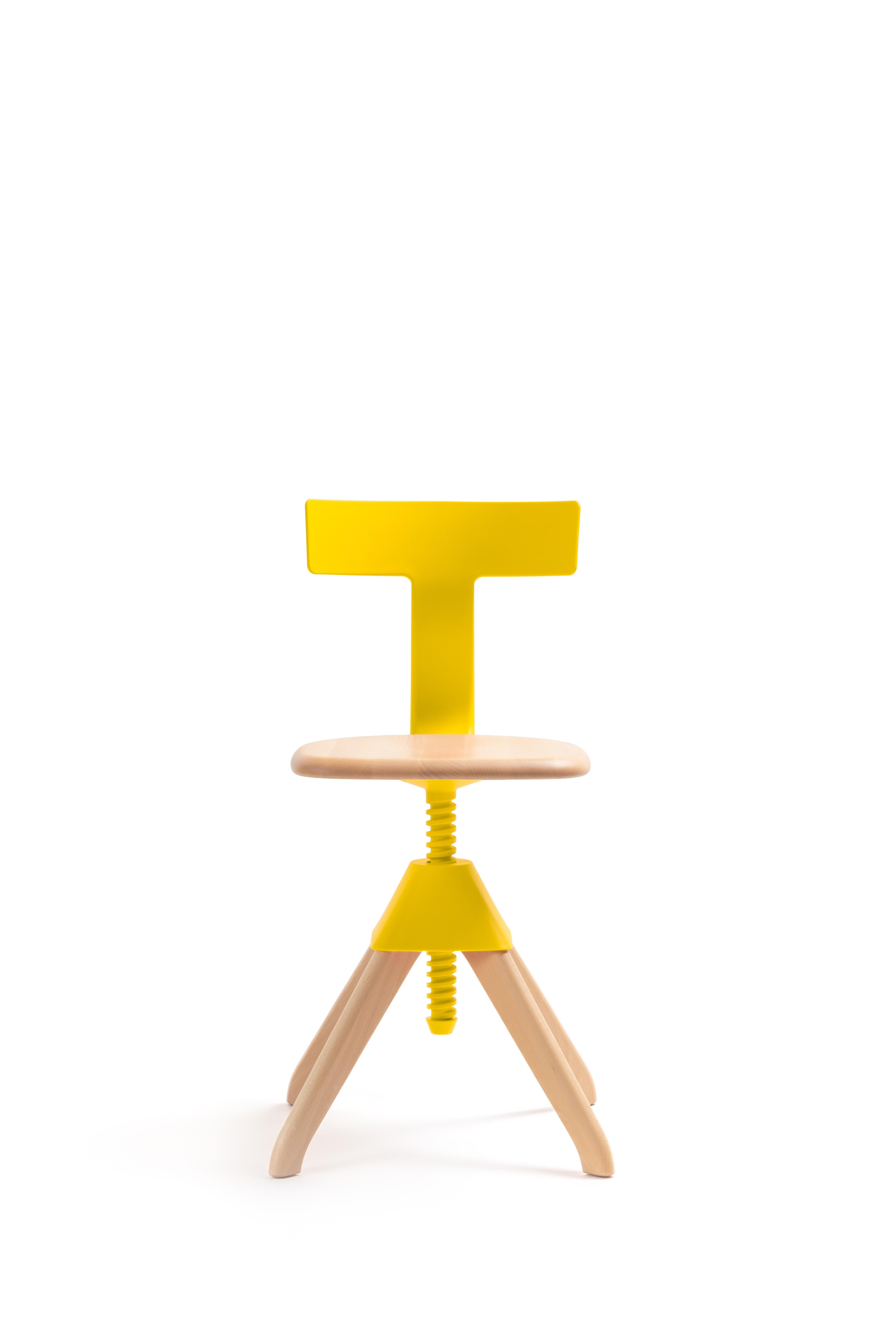 The Wild Bunch collection includes a chair (Tuffy), two stools (Tom & Jerry), three dif- ferent tables (Butch, Cuckoo and Topsy) and two shelving systems (Spike and Tyke) offering a natural and functional approach and an amusing, friendly and