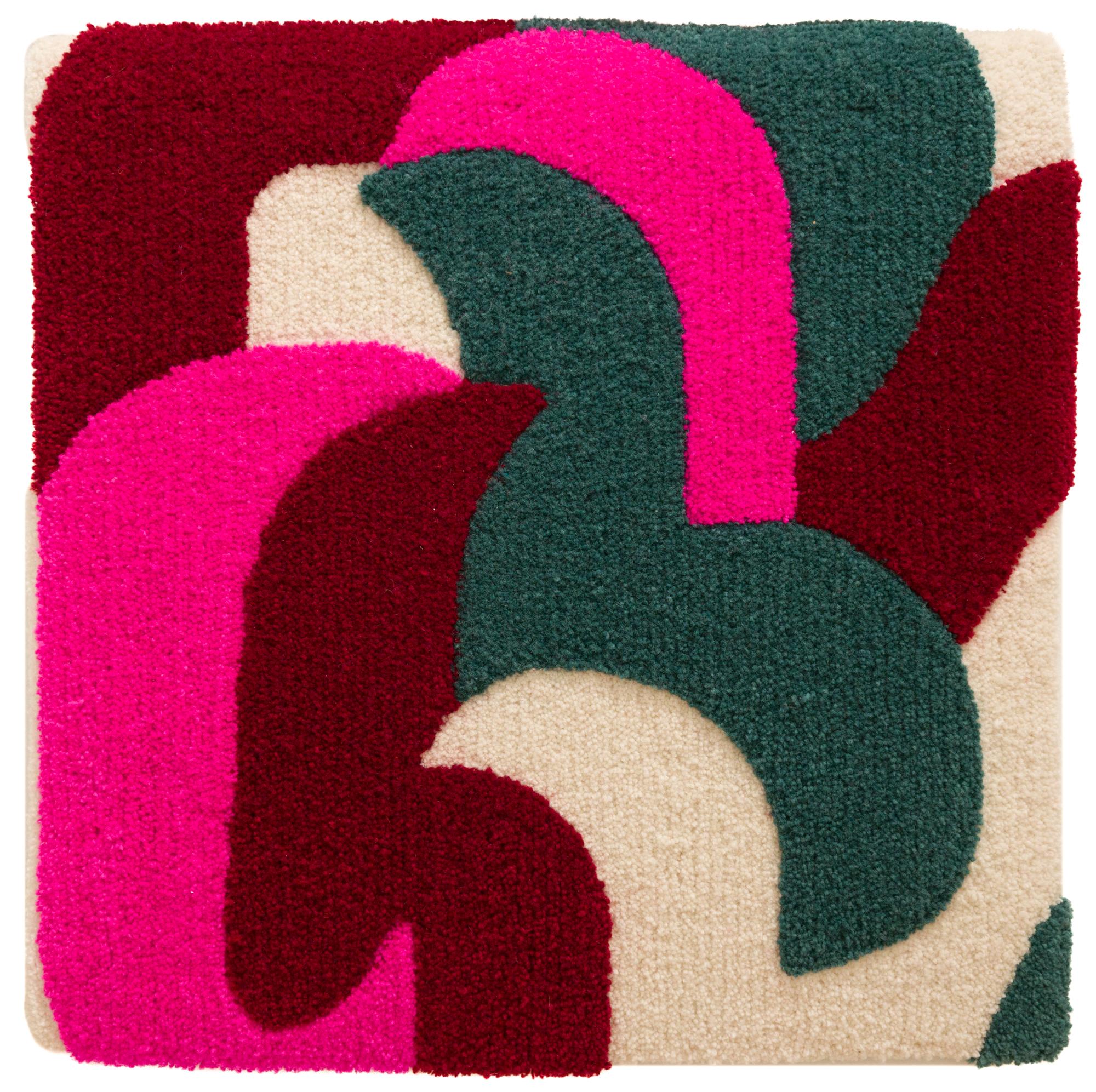 "DALL-E 2023-05-30 07.23.49" Pièce touffetée texturée, rose vibrant, vert, rouge. - Art de Tuft the World