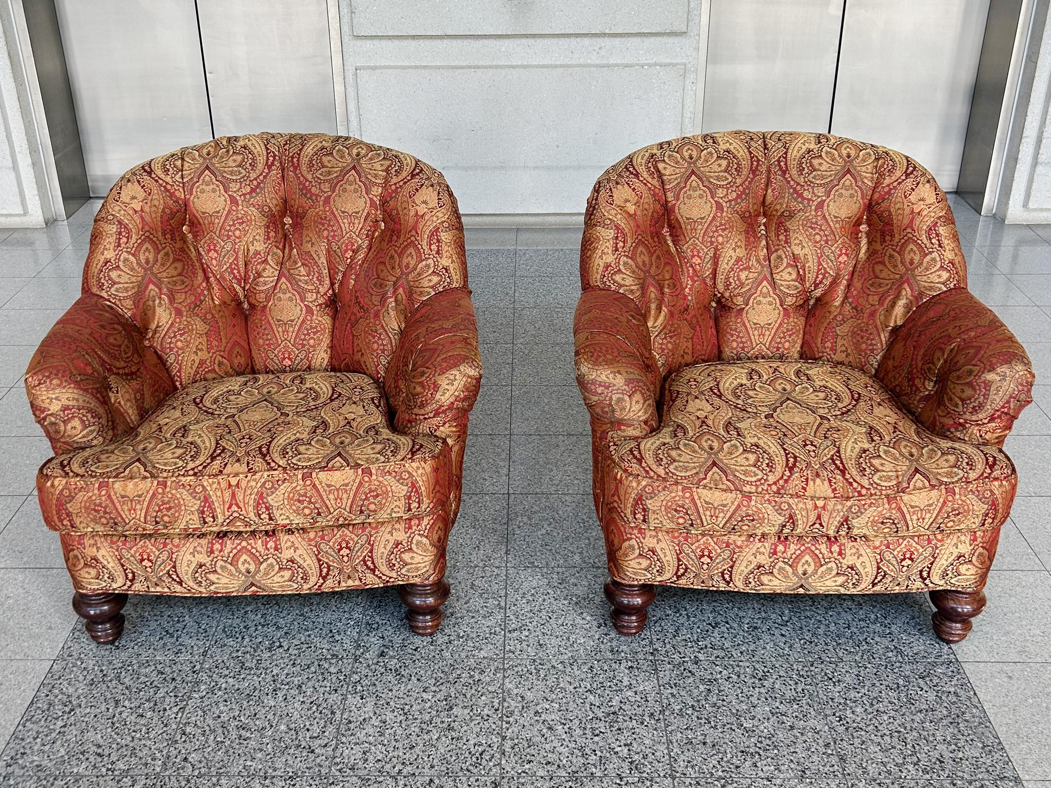 Tufted Arm Chairs & Ottoman in the Style of George Smith - A Set of 3 In Good Condition For Sale In New York, NY