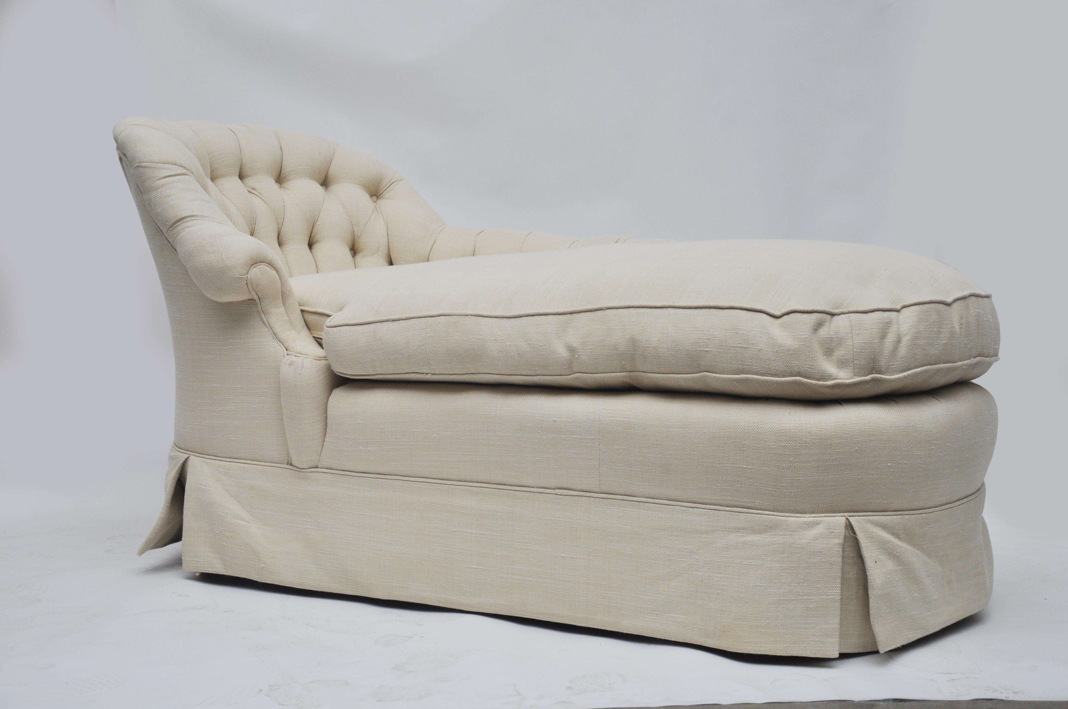 Tufted Back Chaise Lounge Chair In Good Condition In Geneva, IL