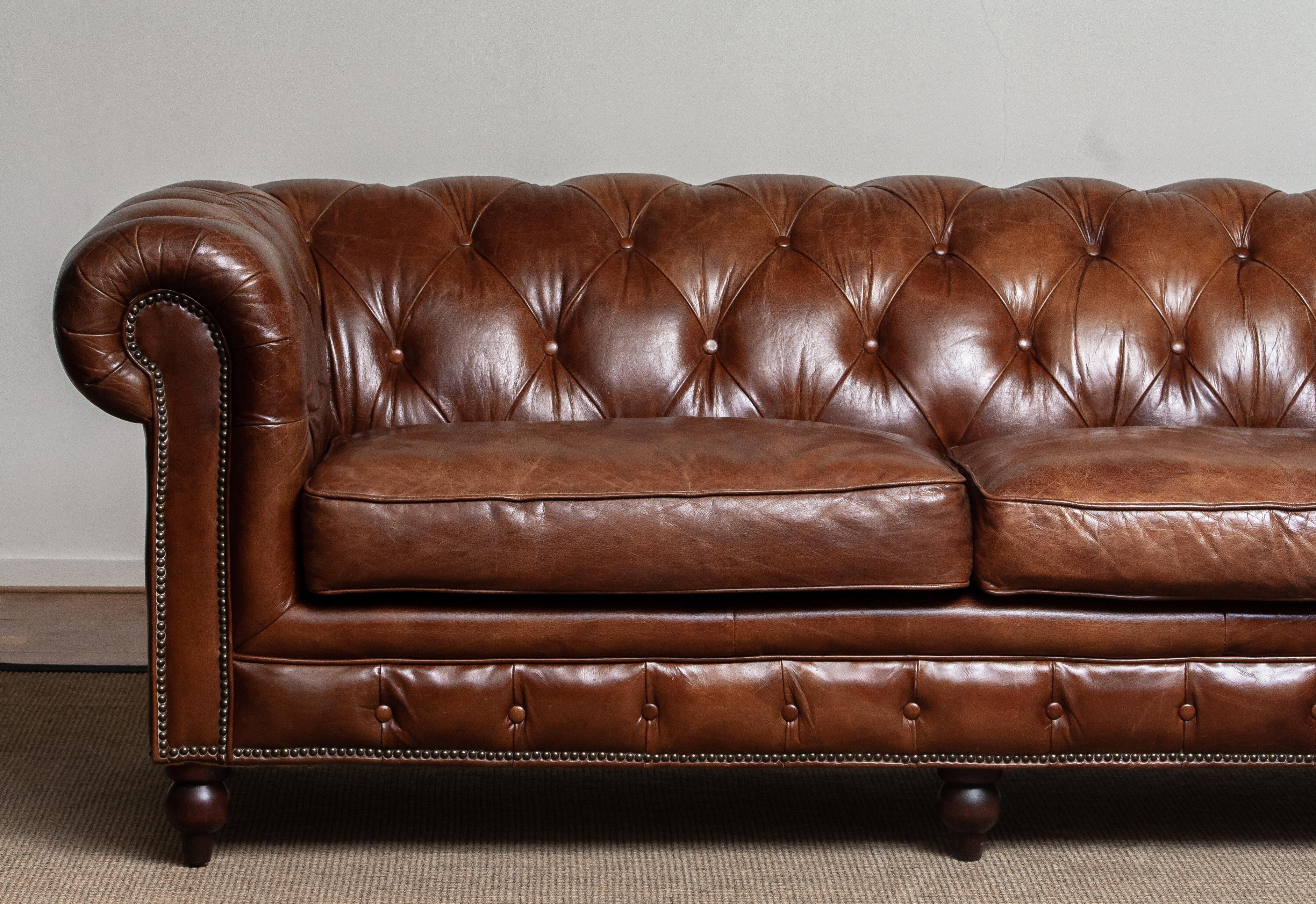 Tufted Brown Leather English Chesterfield Sofa from the 20th Century 11