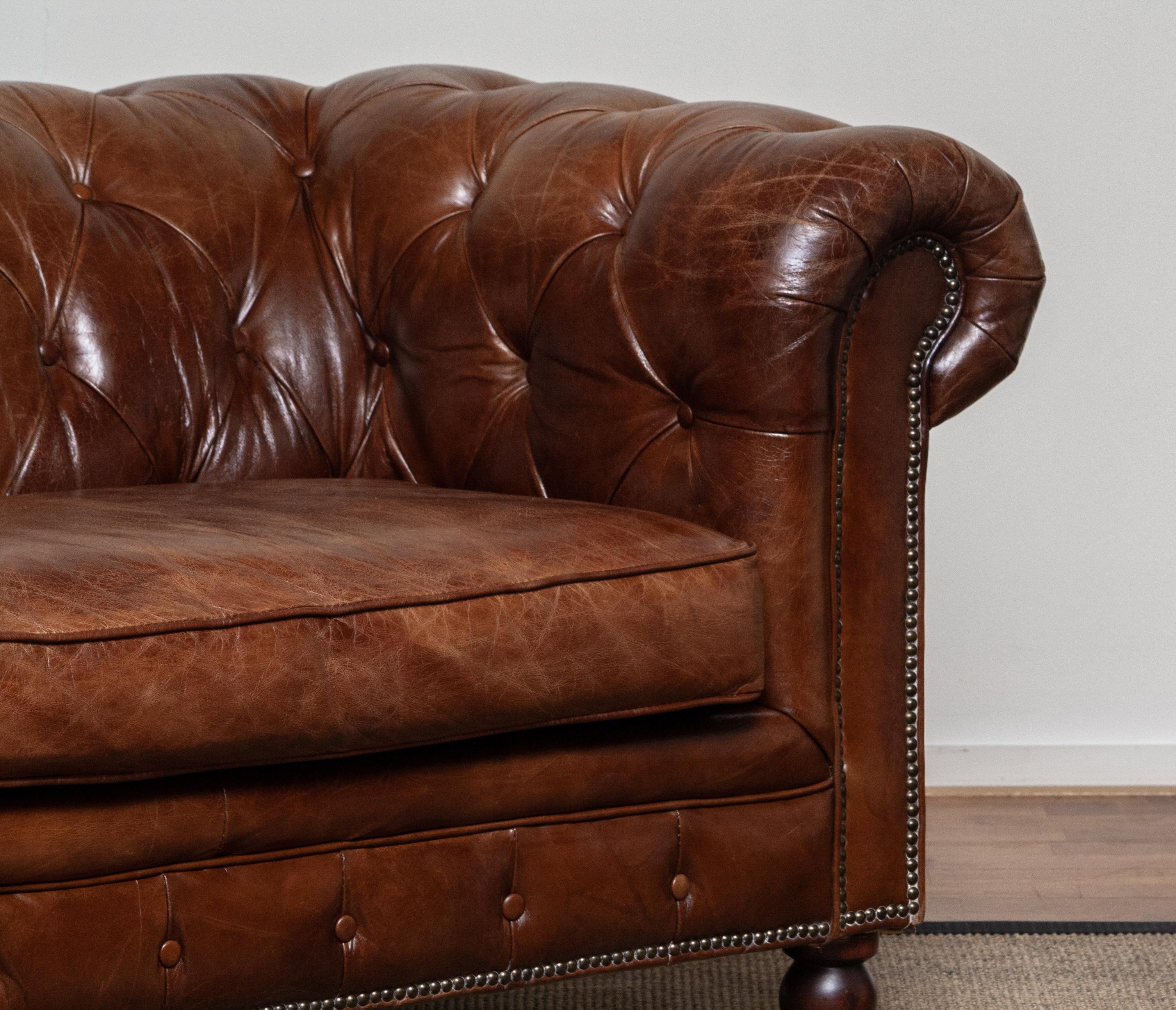 Tufted Brown Leather English Chesterfield Sofa from the 20th Century 1
