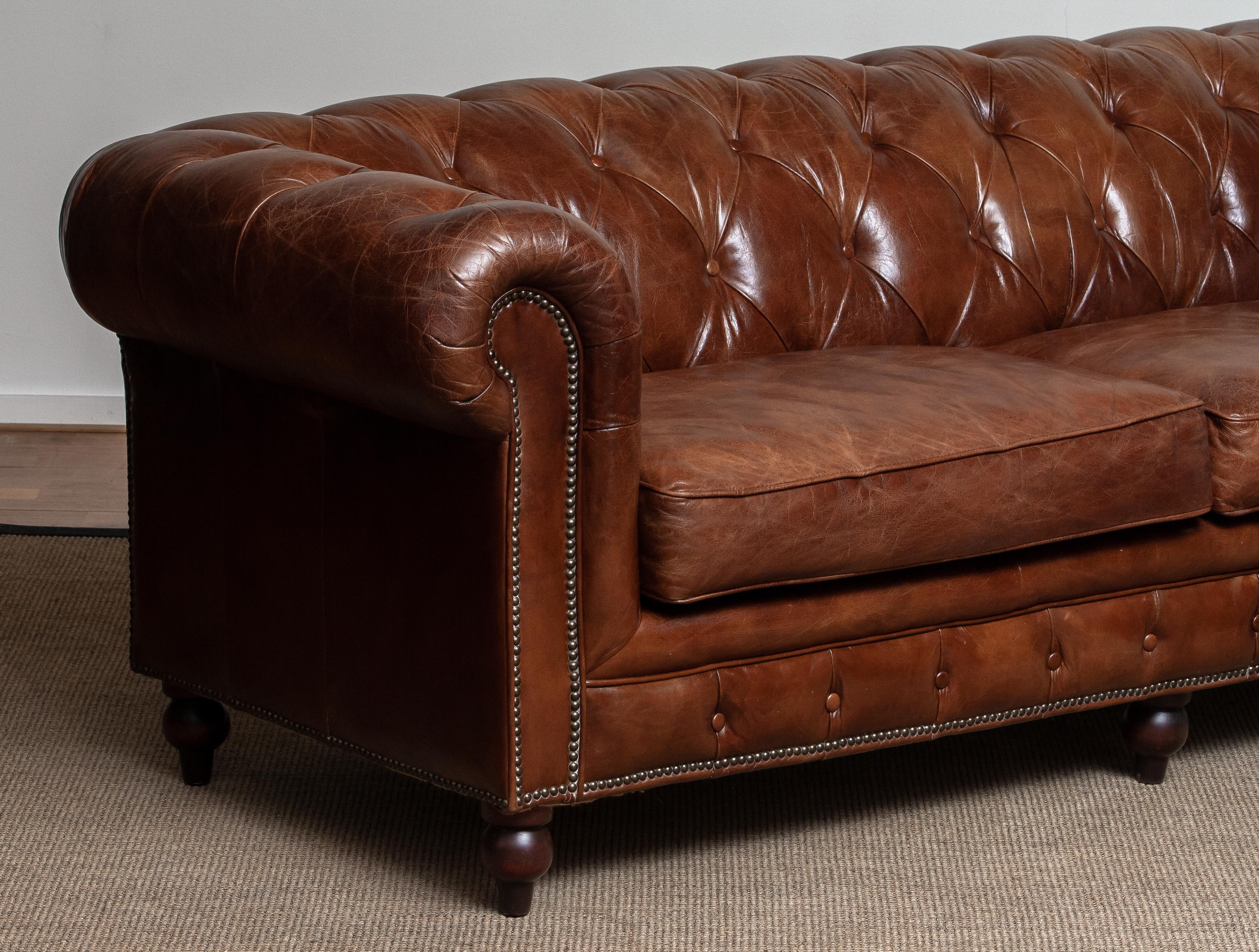 Tufted Brown Leather English Chesterfield Sofa from the 20th Century 2