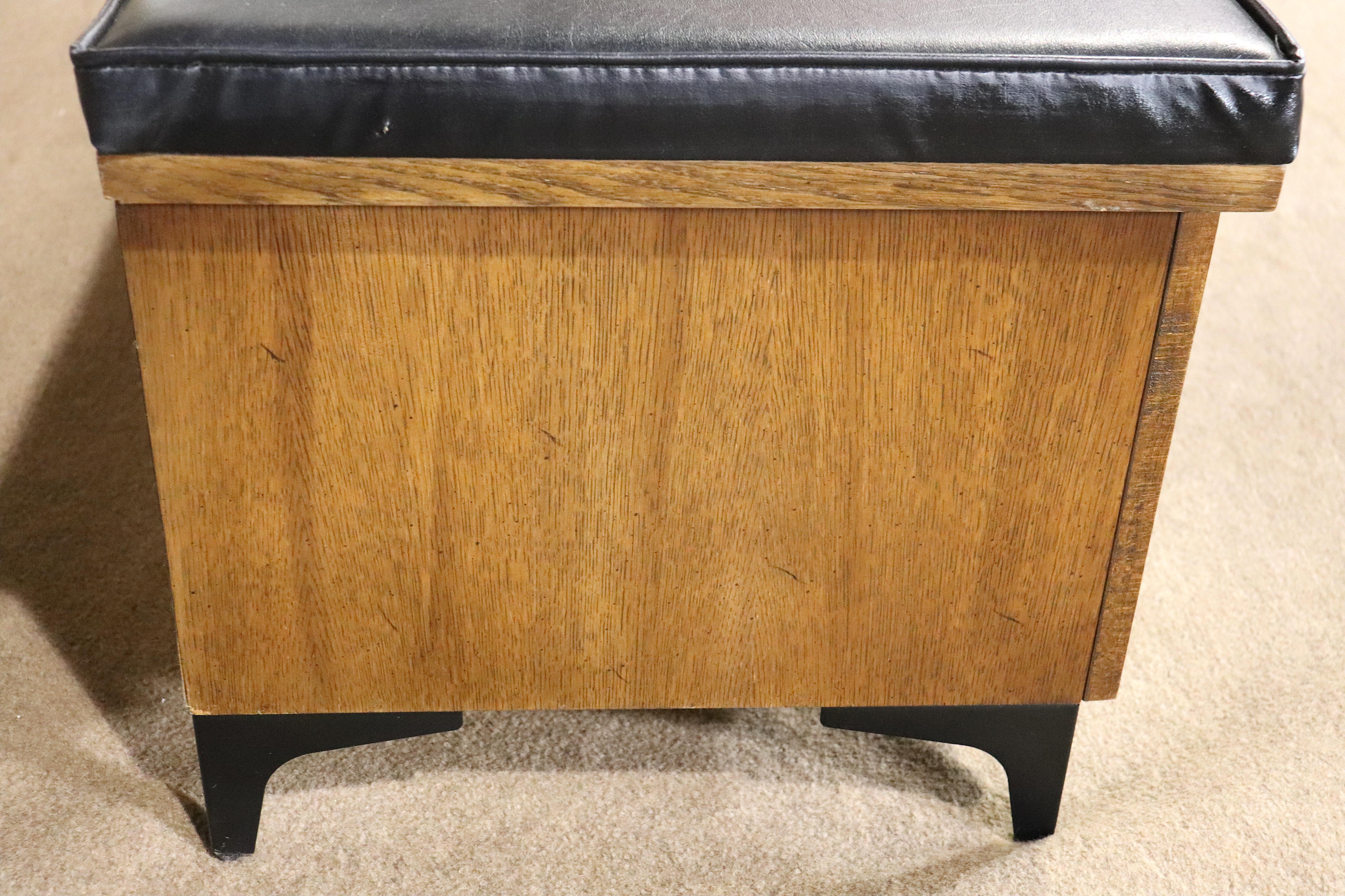 Tufted Cedar Hope Chest by Lane Furniture For Sale 1