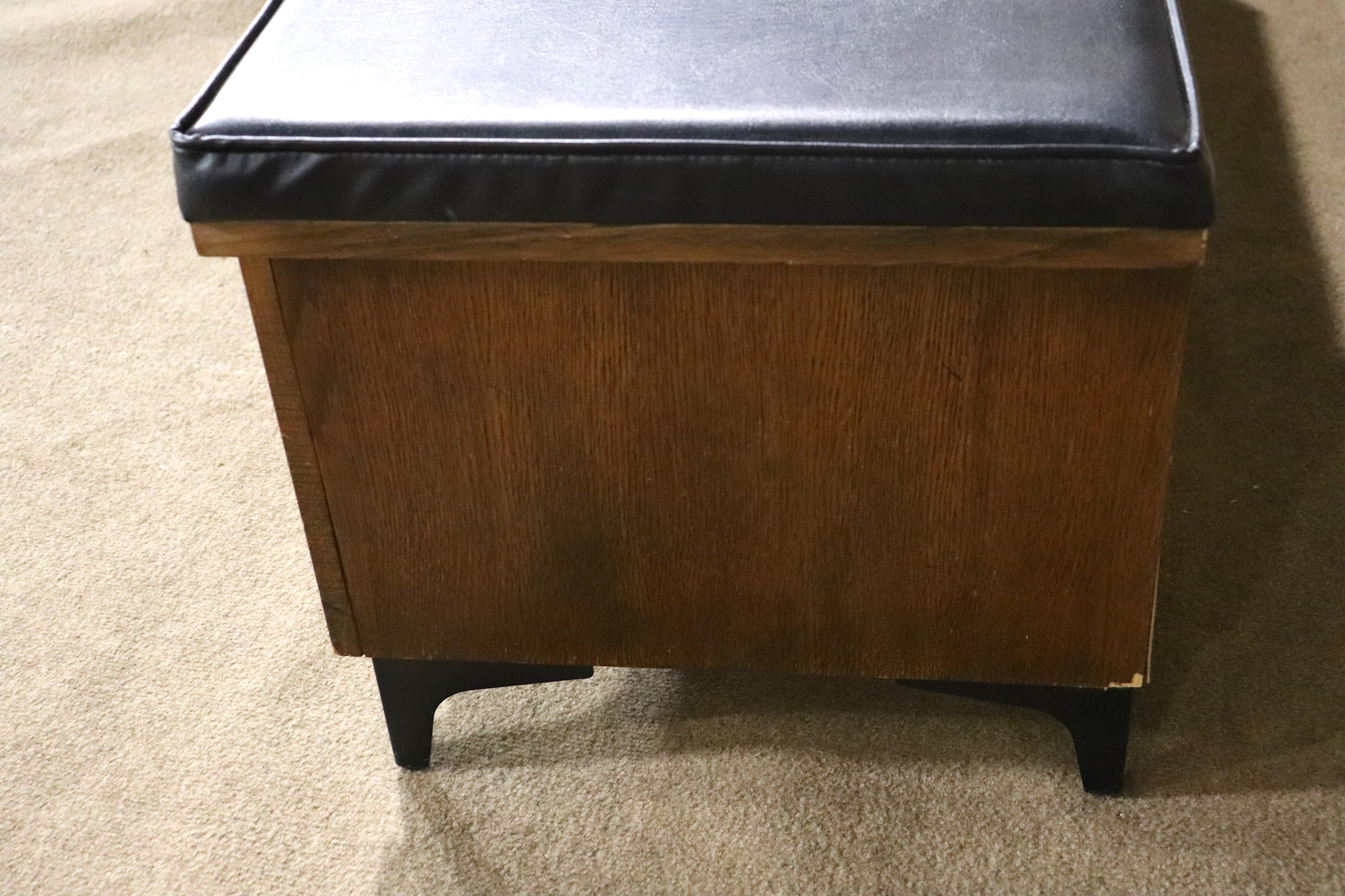 20th Century Tufted Cedar Hope Chest by Lane Furniture For Sale