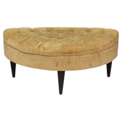 Pouf demi-lune touffeté de Dunbar avec pieds cannelés