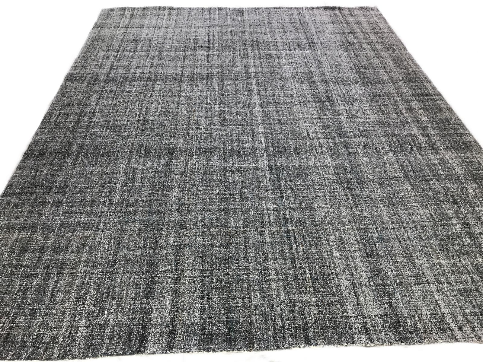 Tufted Gray Indian Wool Area Rug In New Condition In Los Angeles, CA