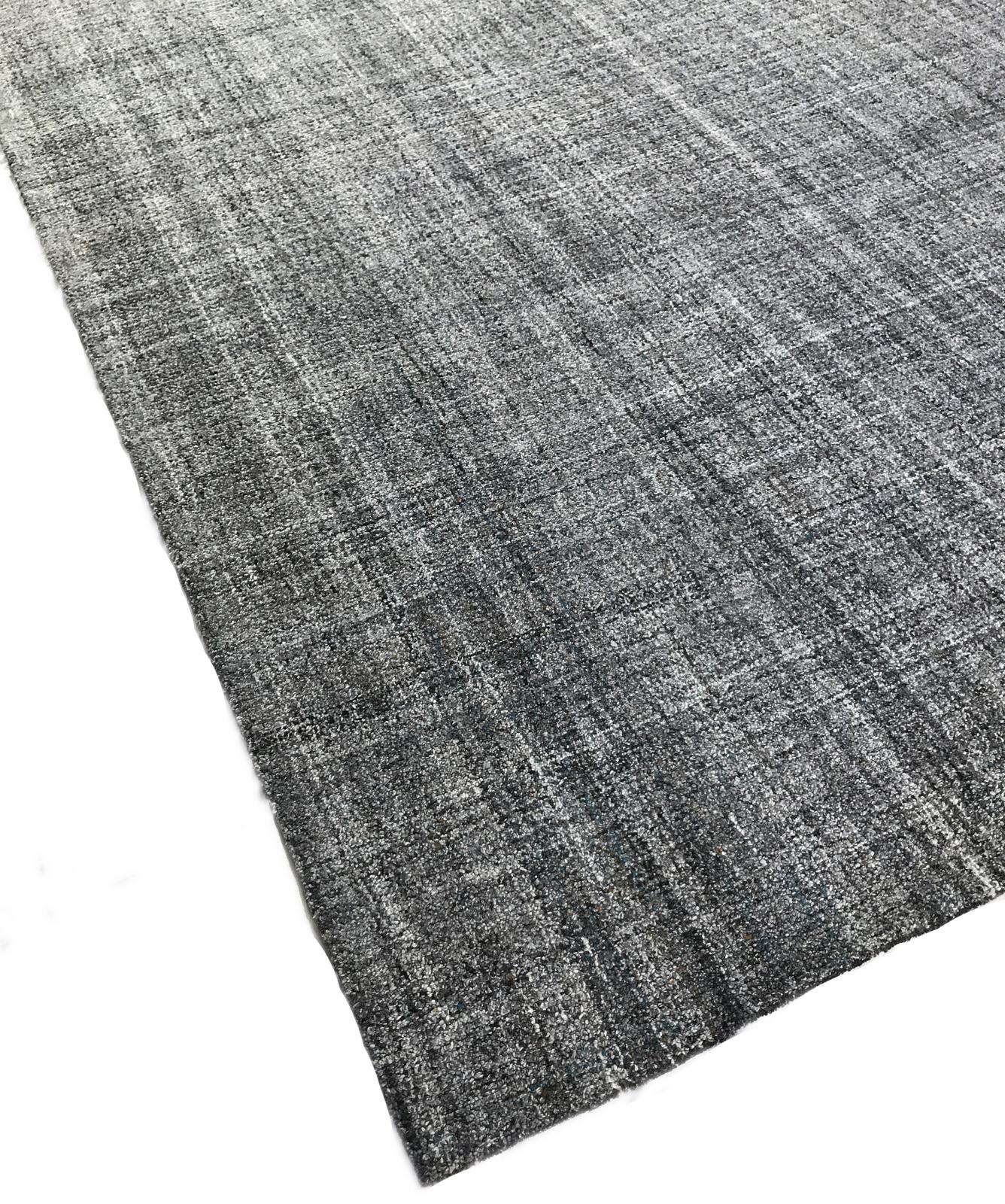 Contemporary Tufted Gray Indian Wool Area Rug