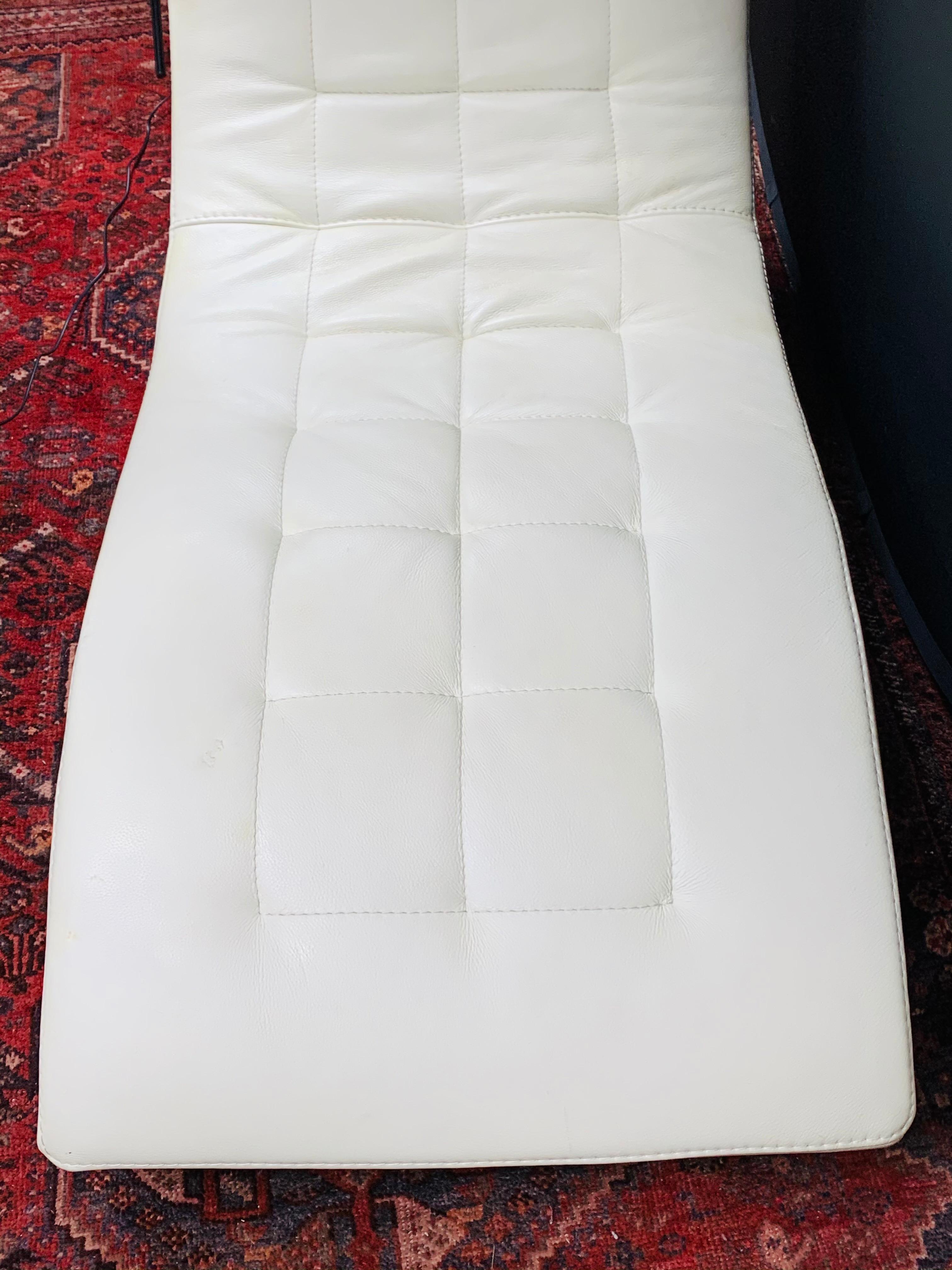 Tufted Ivory Leather Lounge Chair in the Manner of Roche Bobois 4