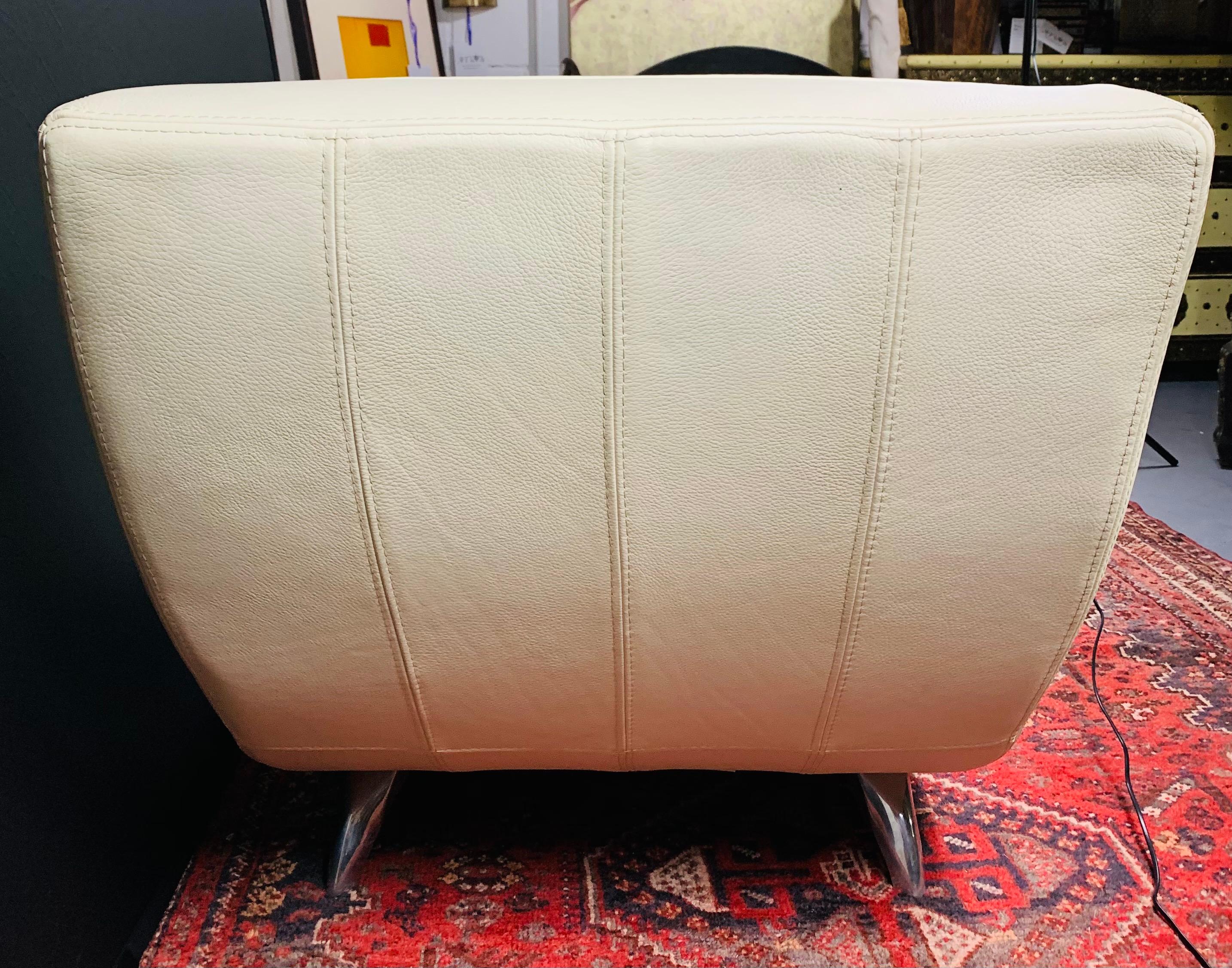 Tufted Ivory Leather Lounge Chair in the Manner of Roche Bobois 6