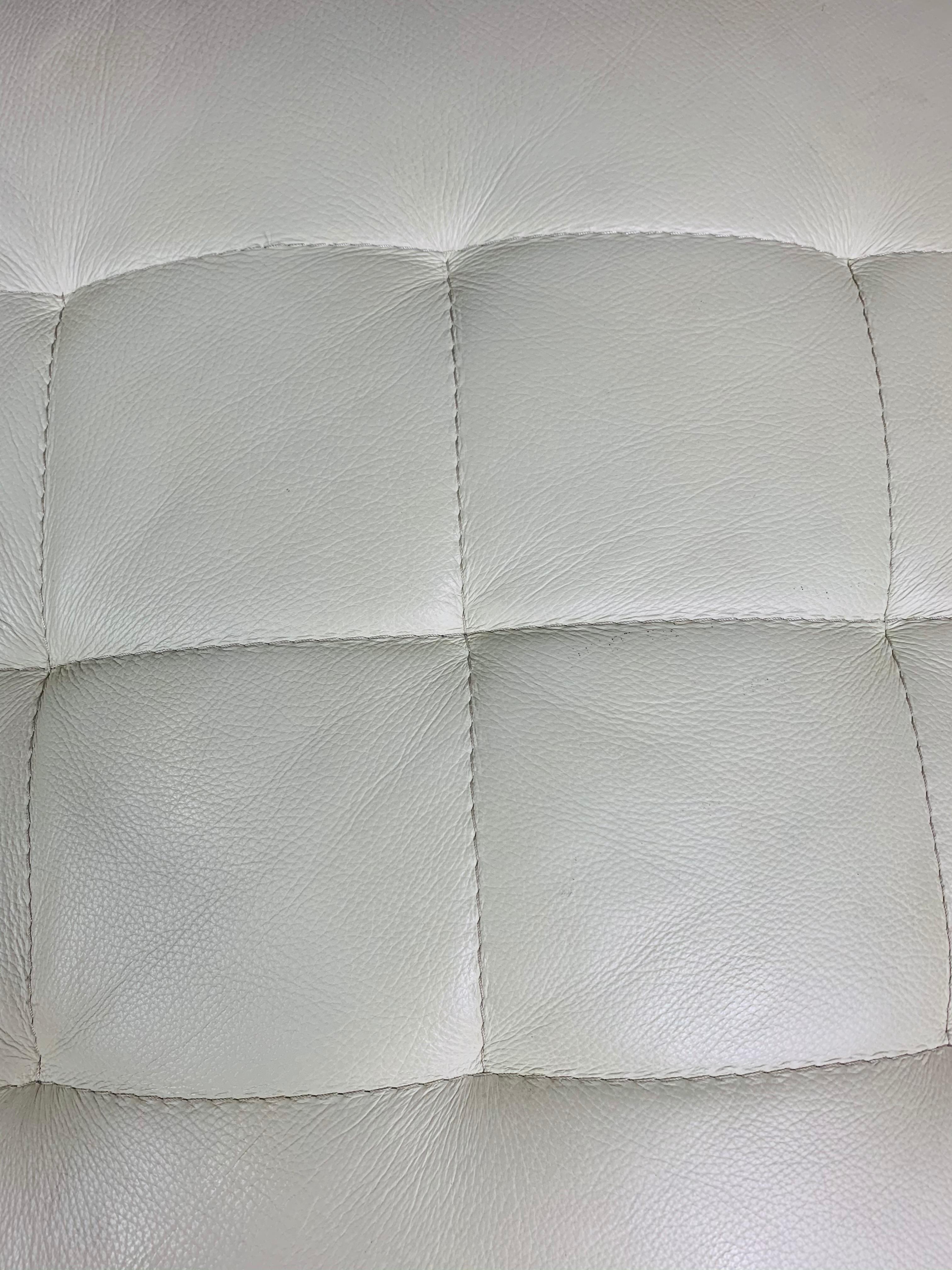 Tufted Ivory Leather Lounge Chair in the Manner of Roche Bobois 1