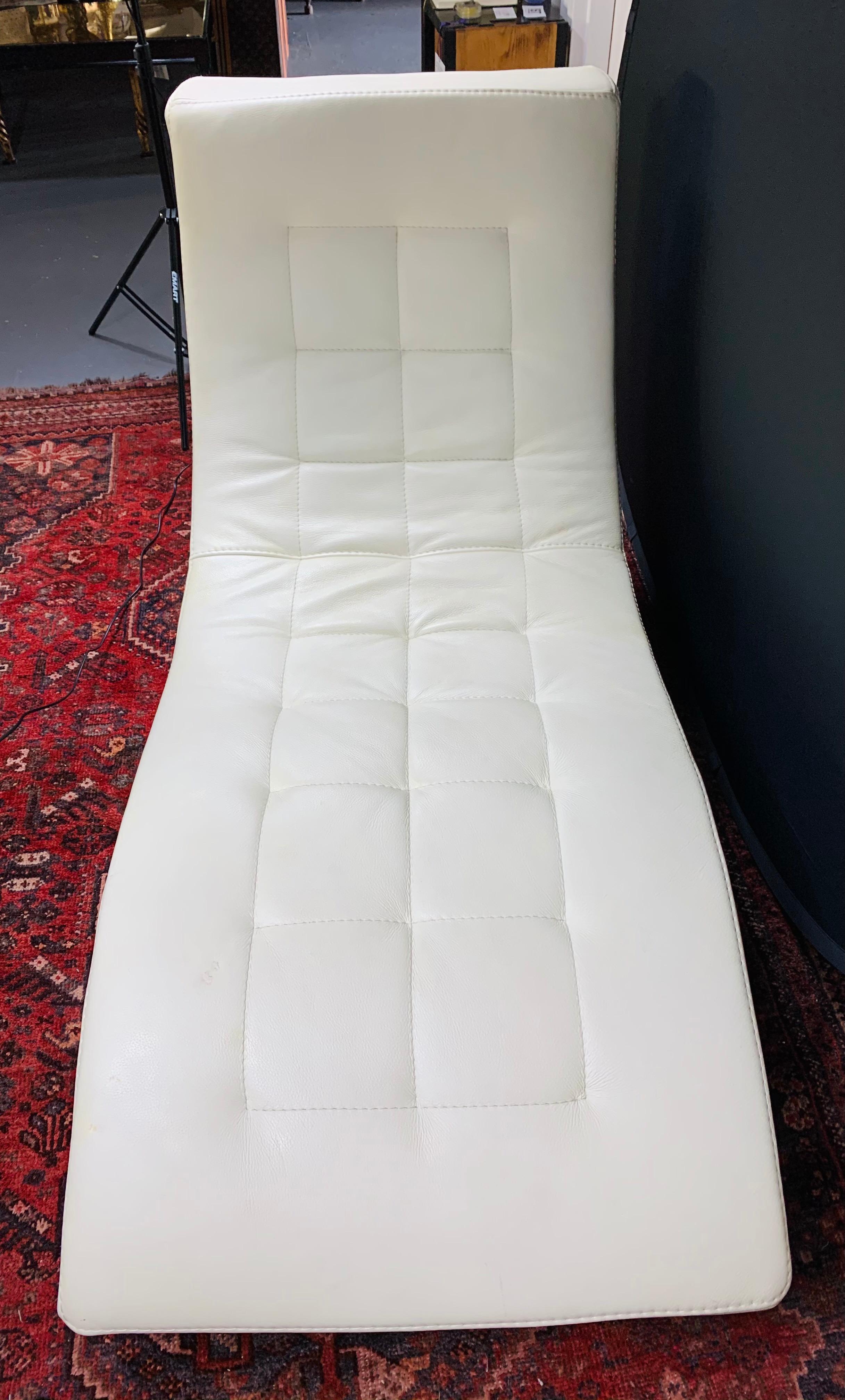 Tufted Ivory Leather Lounge Chair in the Manner of Roche Bobois 2