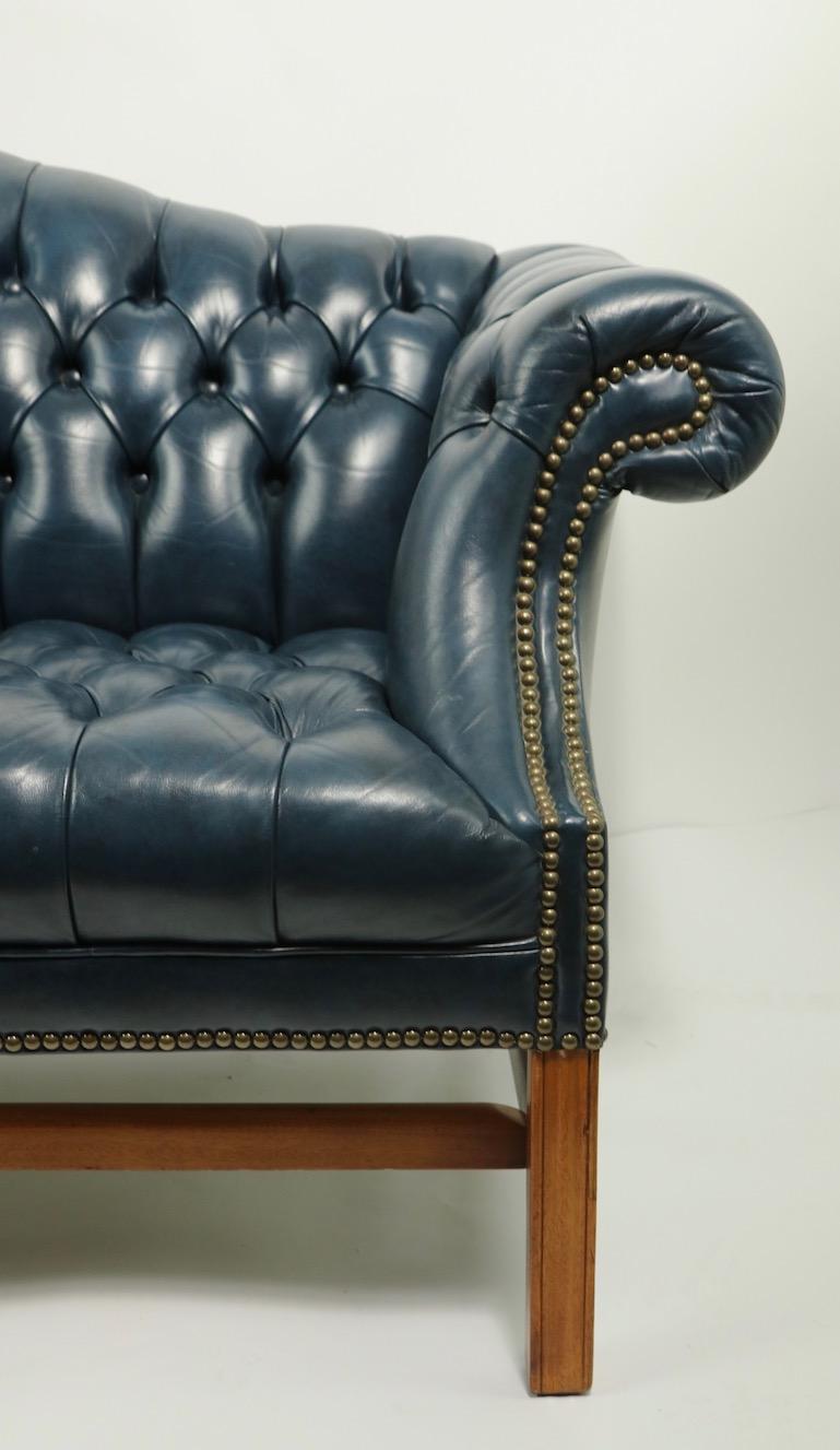 tufted back loveseat
