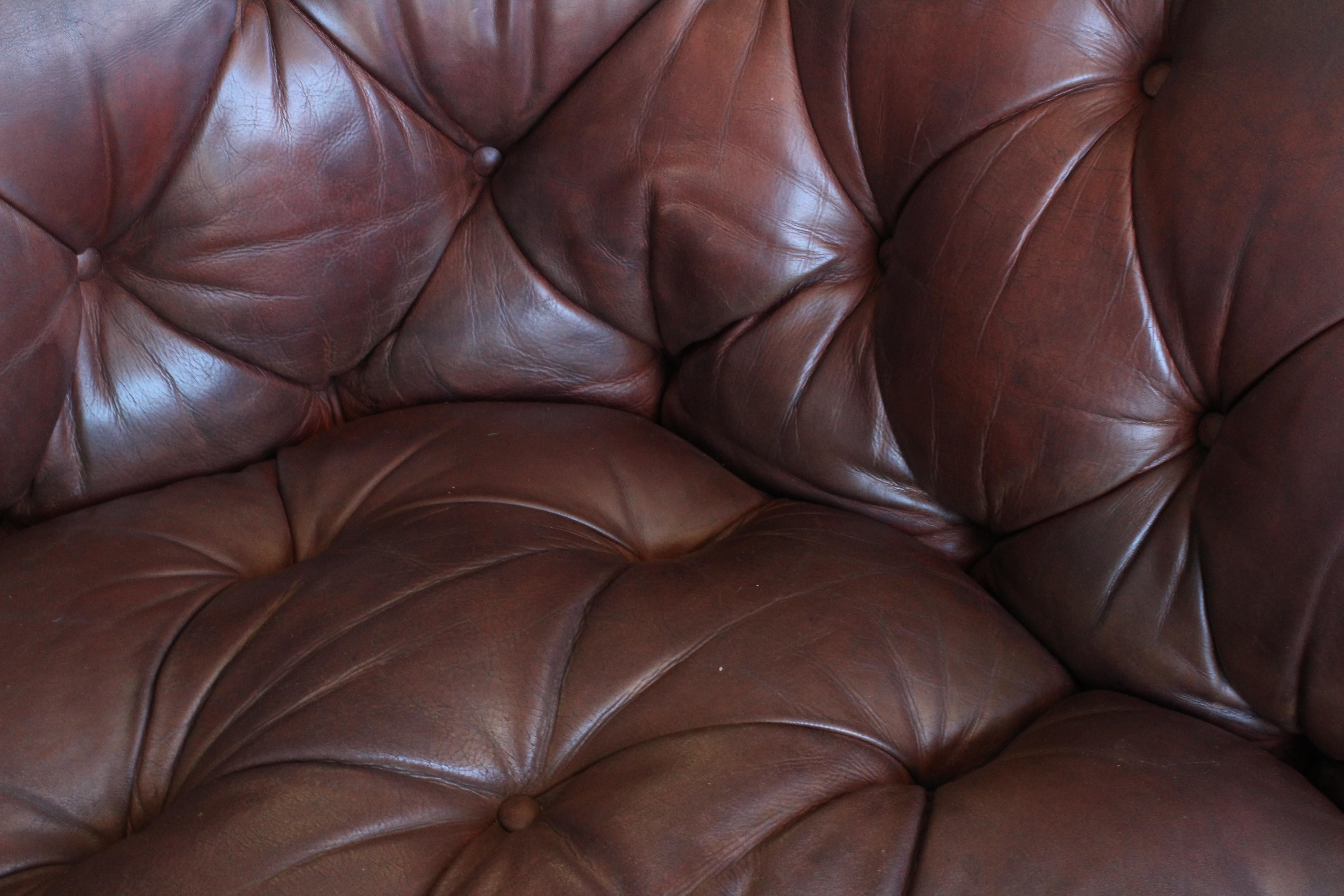Tufted Leather Chesterfield Sofa 5