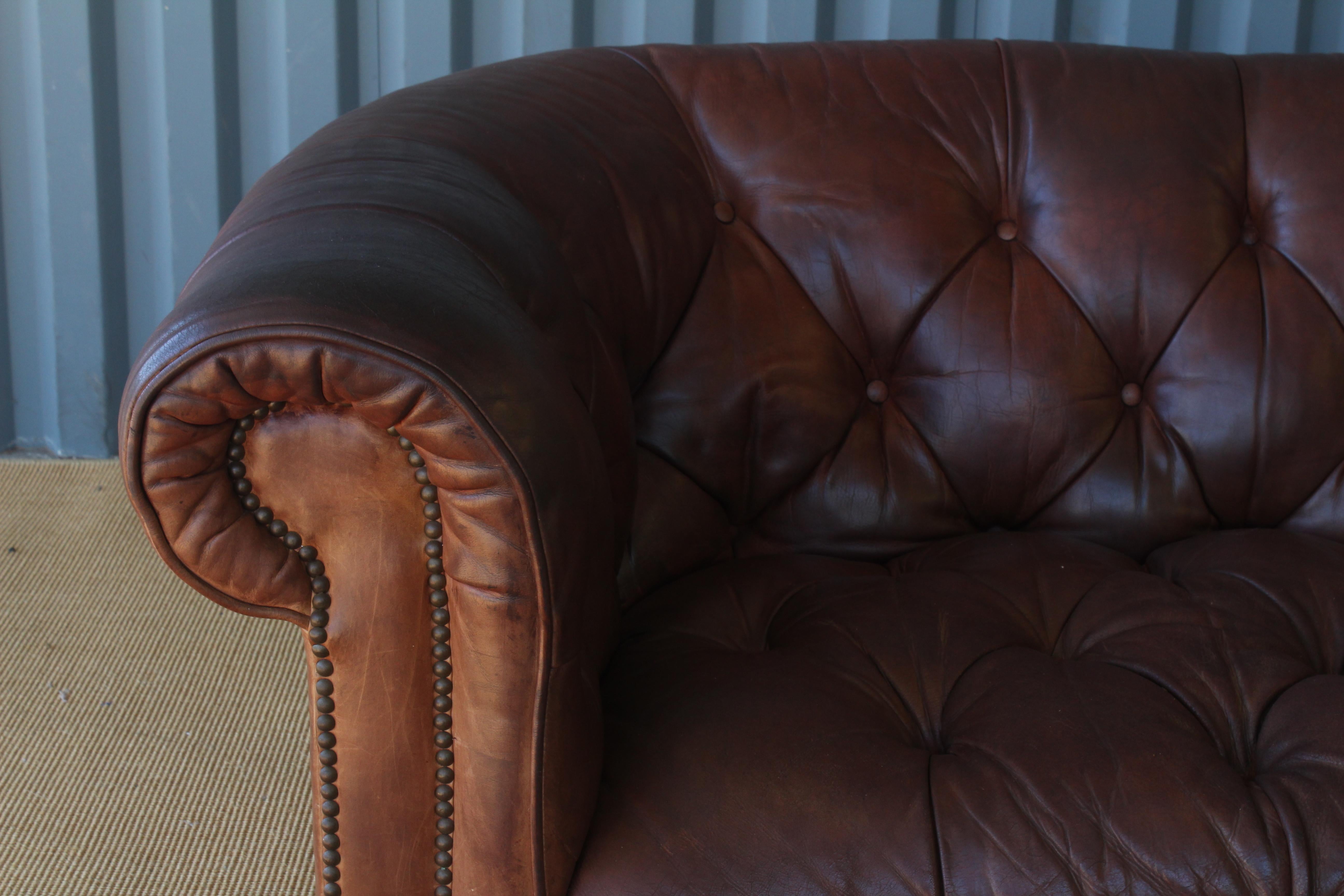 Tufted Leather Chesterfield Sofa 8
