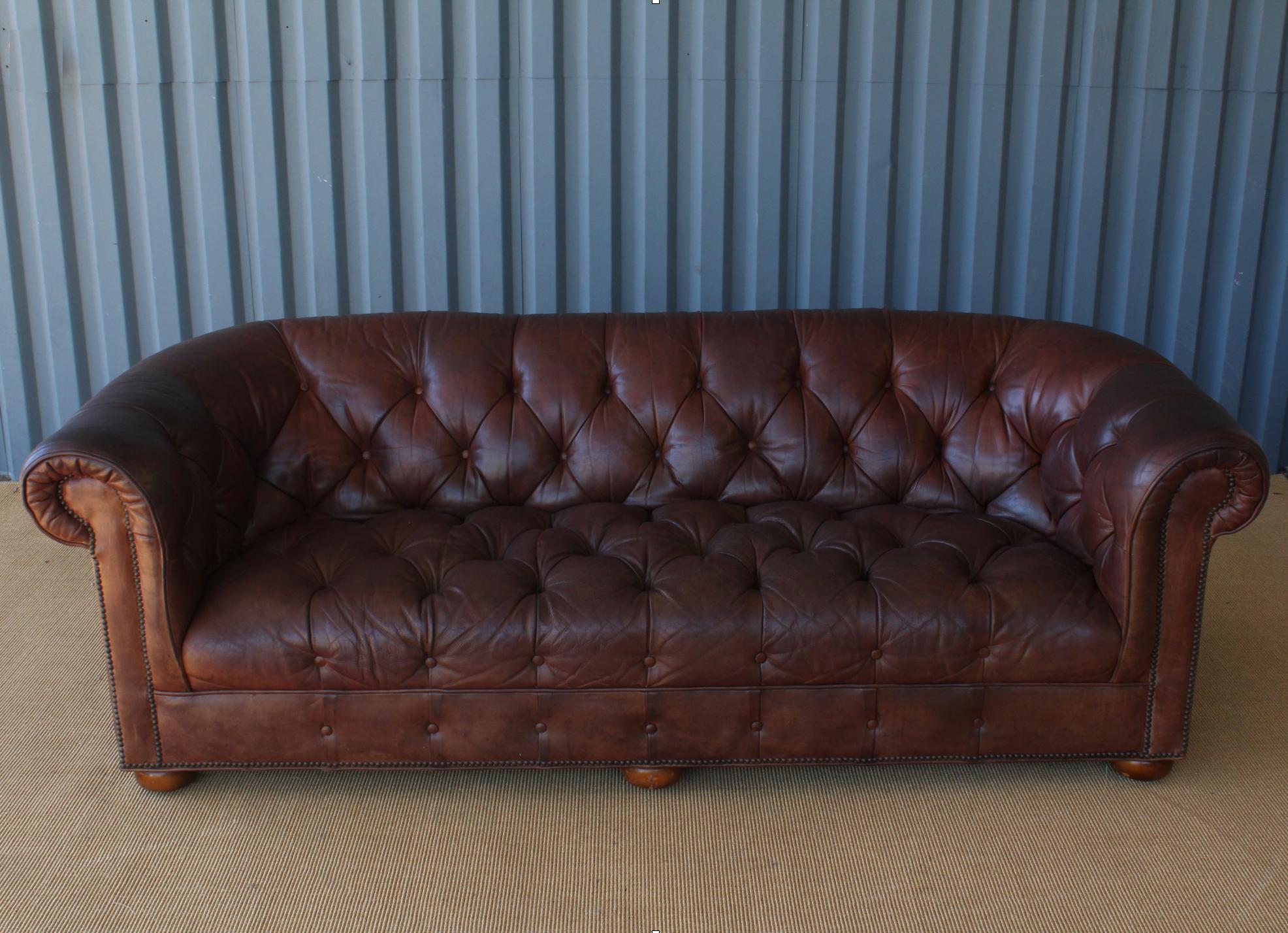 chesterfield tufted leather sofa